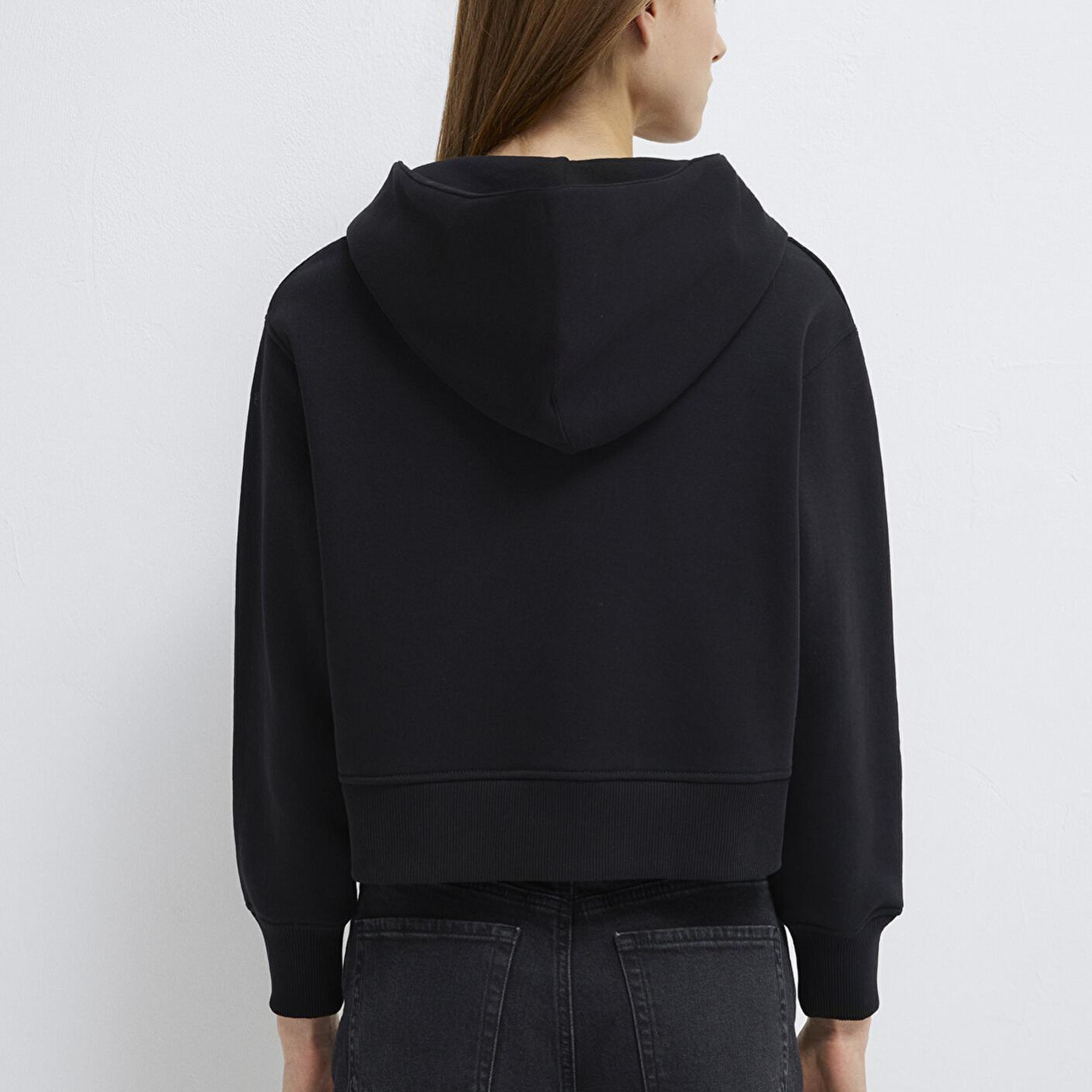 Mavi Kapüşonlu Siyah Basic Crop Sweatshirt 1S10388-900