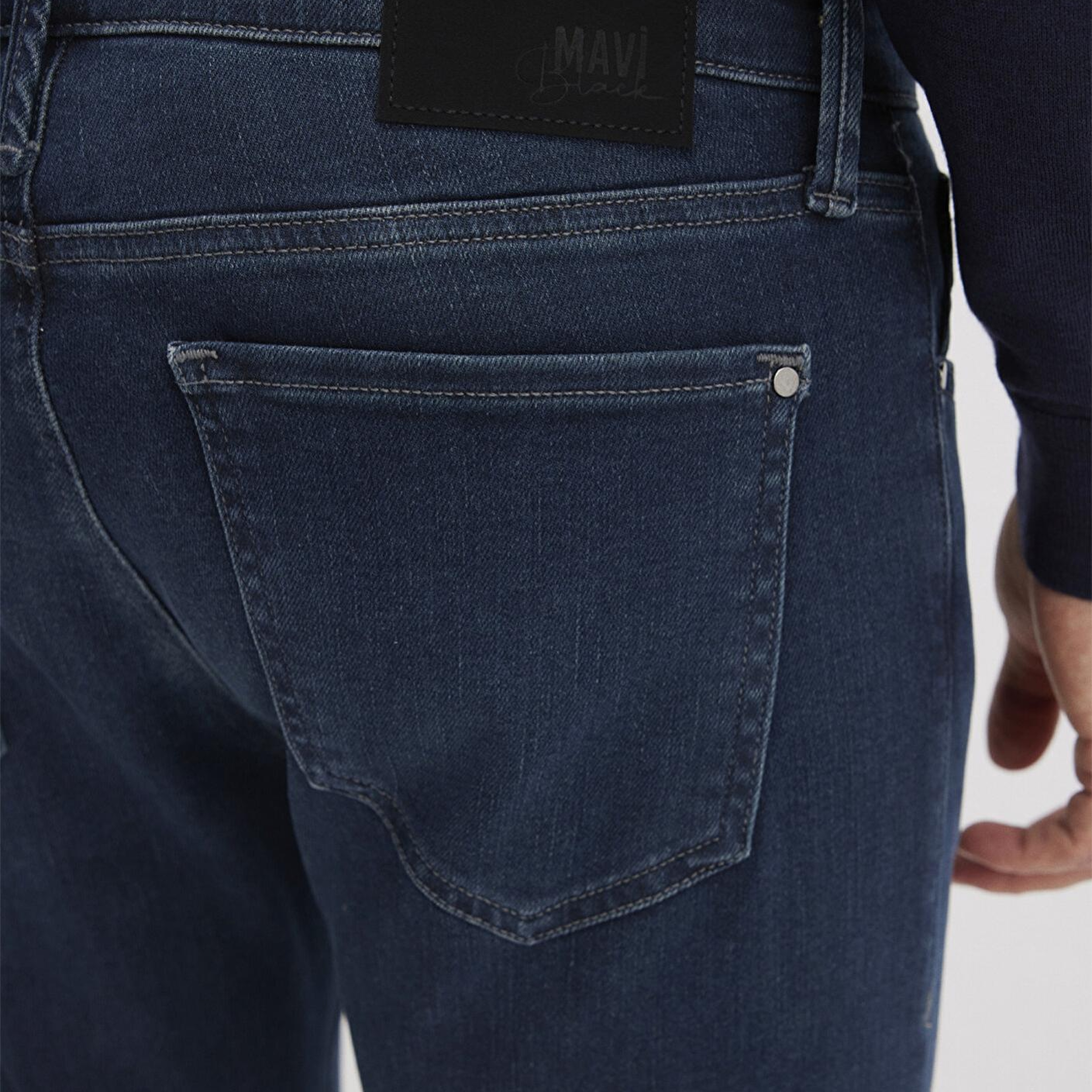 Mavi James Lux Black Puslu Koyu Mavi Jean Pantolon 0042490825