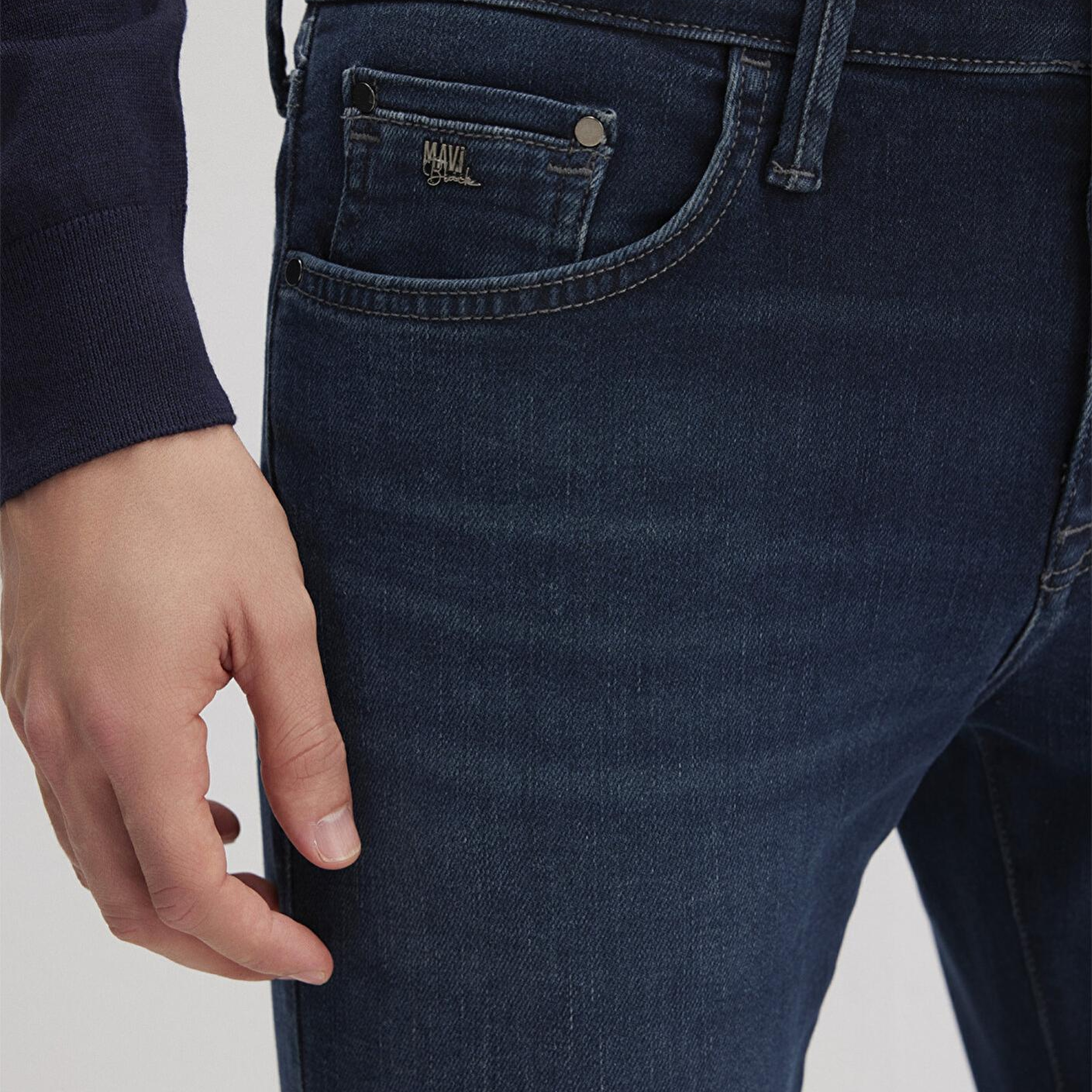 Mavi James Lux Black Puslu Koyu Mavi Jean Pantolon 0042490825