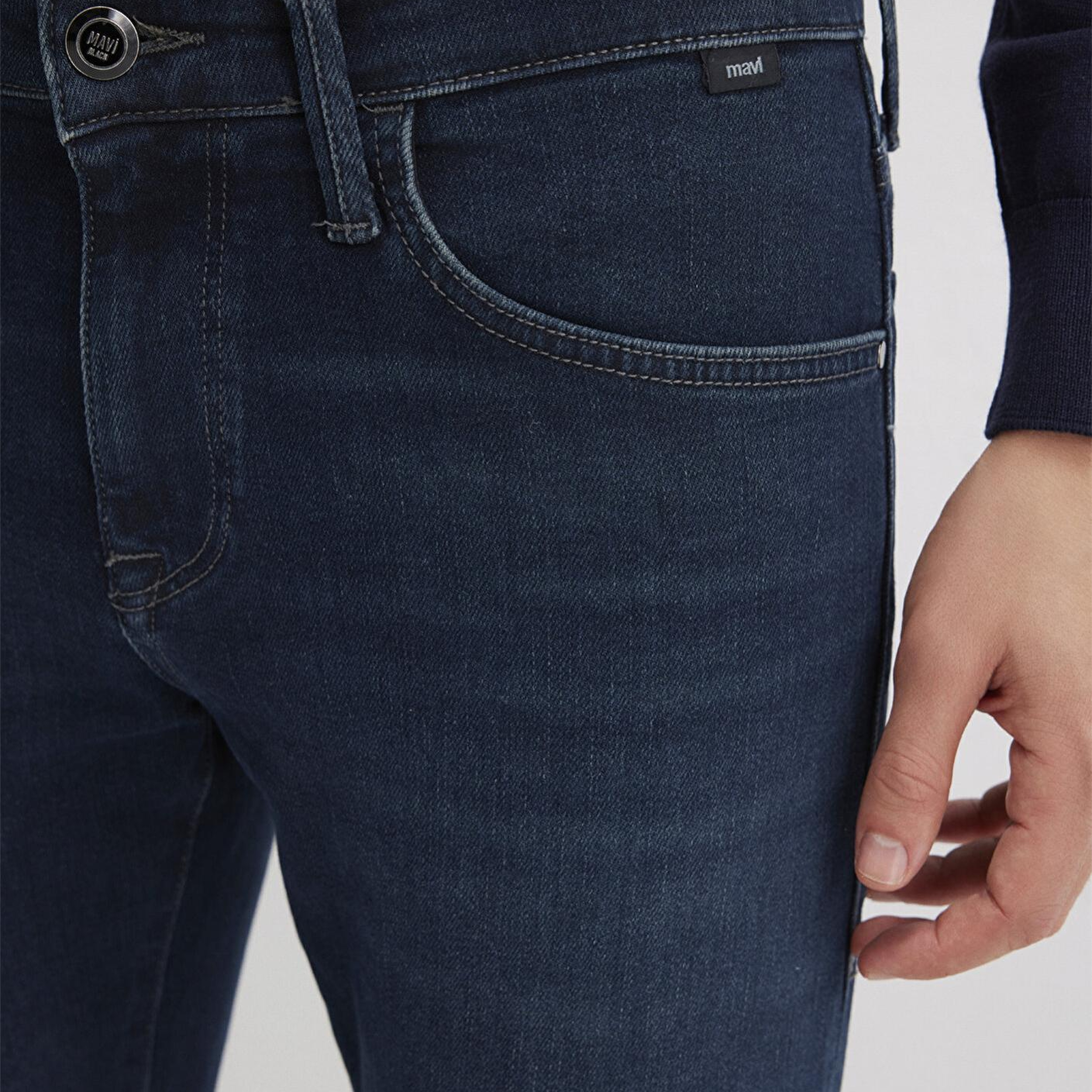 Mavi James Lux Black Puslu Koyu Mavi Jean Pantolon 0042490825