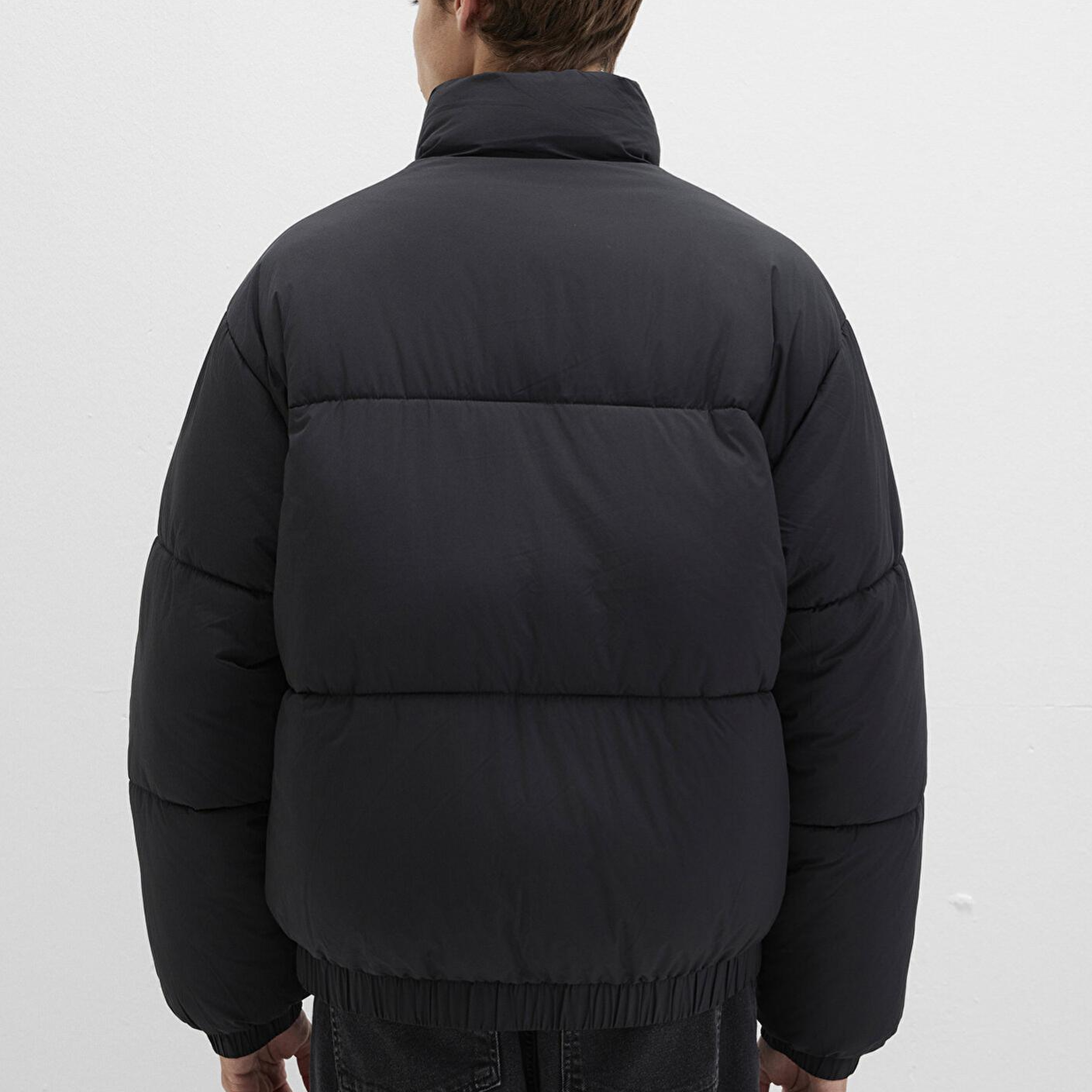 Mavi Dik Yaka Siyah Şişme Mont 0110609-71379