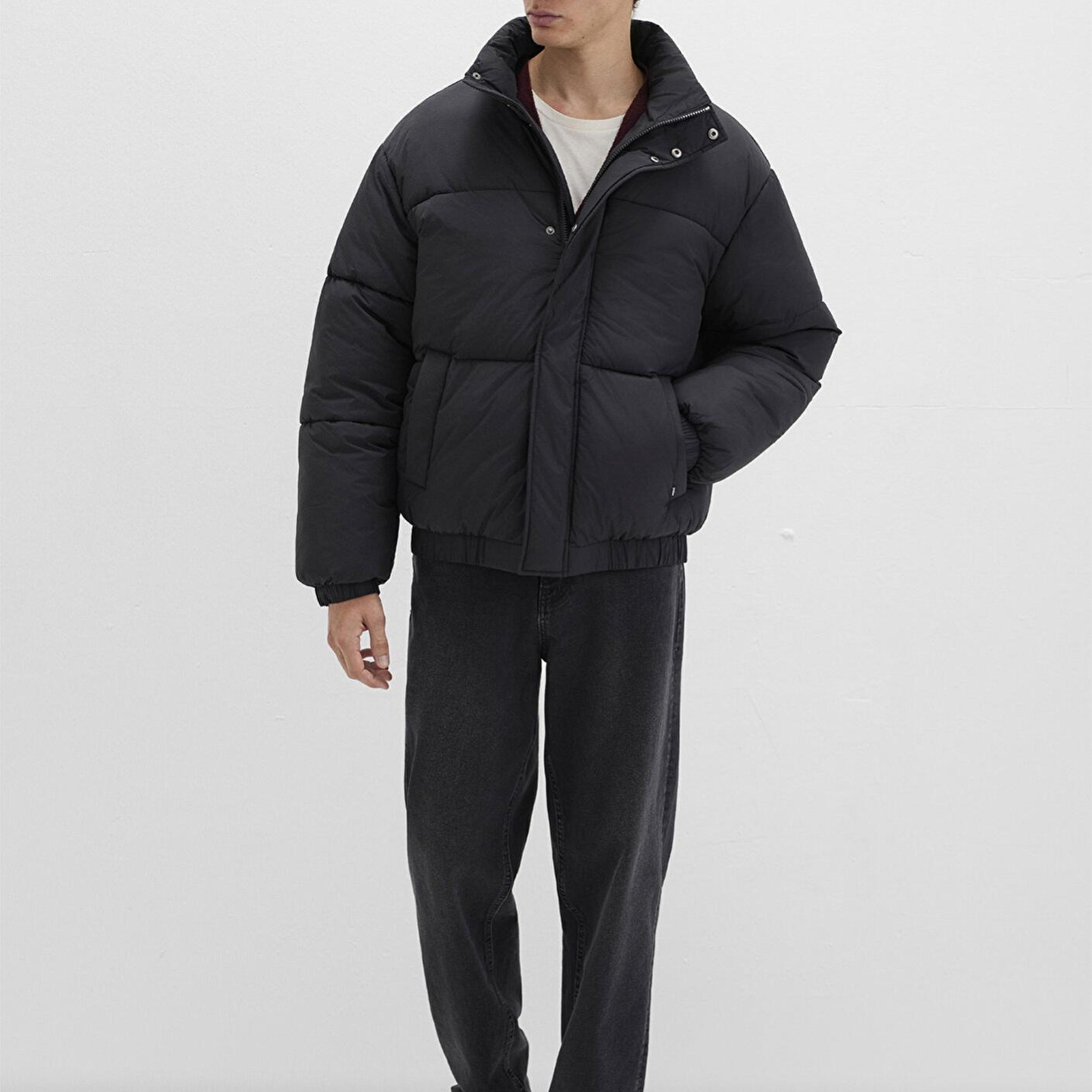 Mavi Dik Yaka Siyah Şişme Mont 0110609-71379