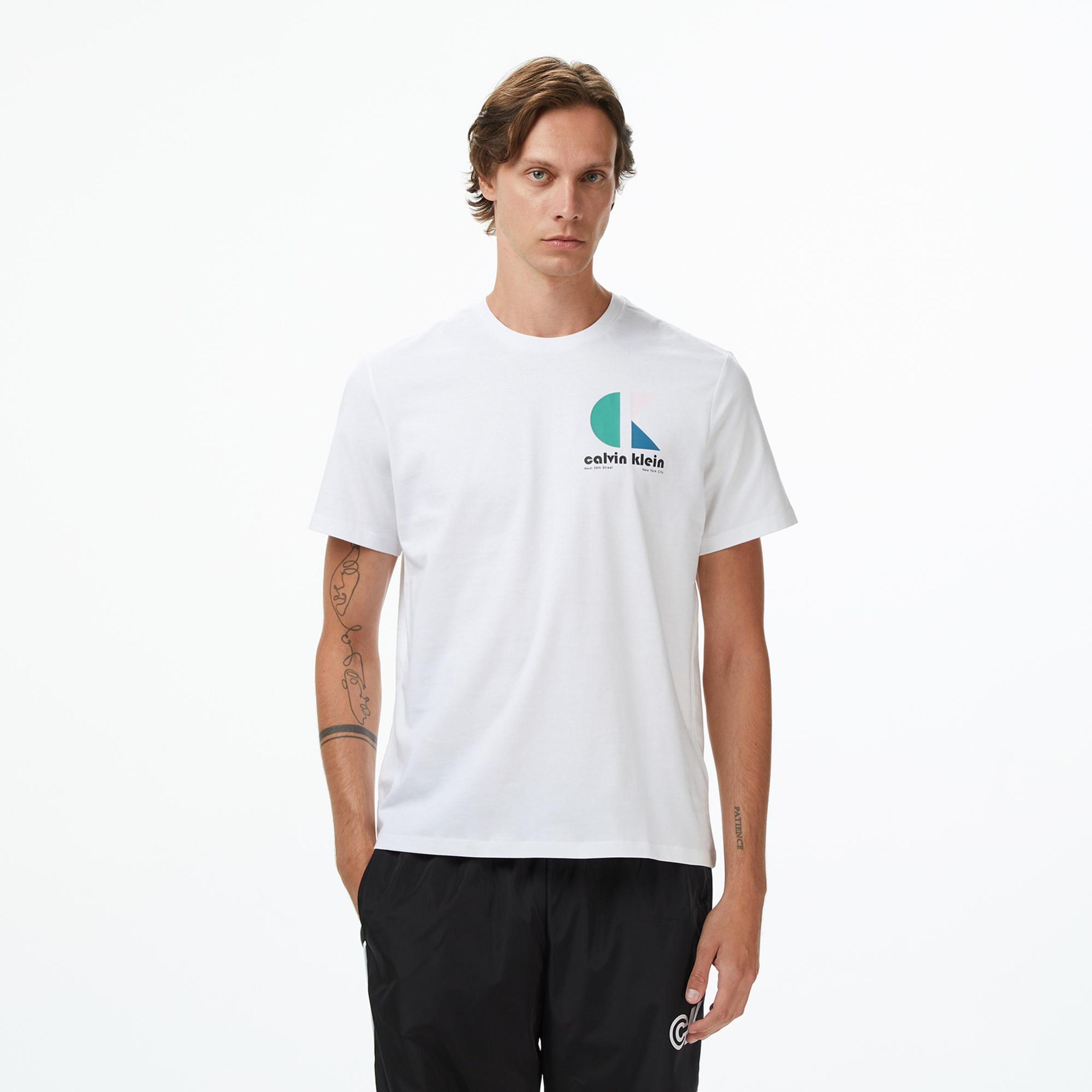 Calvin Klein Bauhaus Logo Graphic Erkek Beyaz T-Shirt