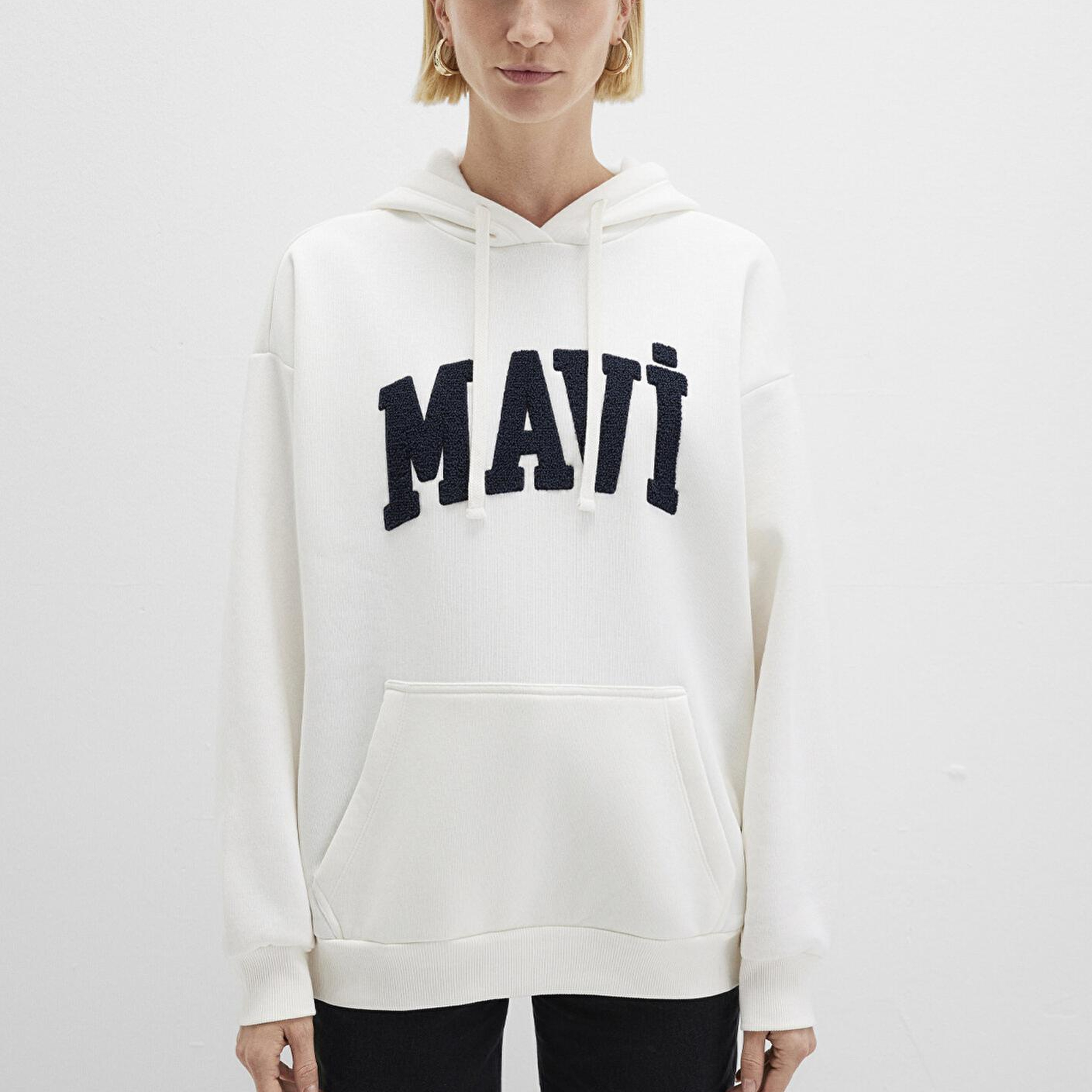 Mavi Mavi Logo Patchli Beyaz Sweatshirt 1S10175-80194