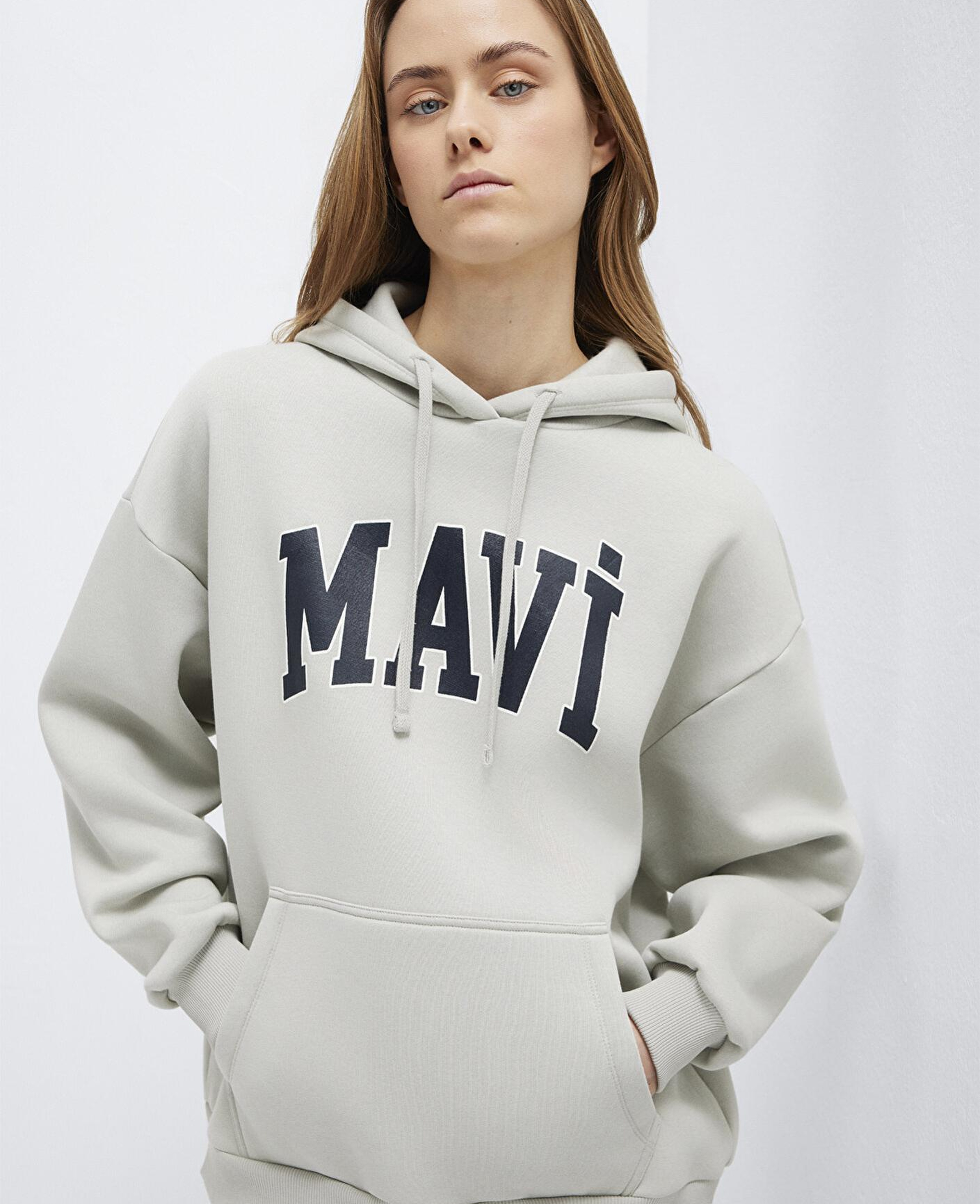 Mavi Mavi Logo Baskılı Kapüşonlu Gri Sweatshirt 1600361-34322