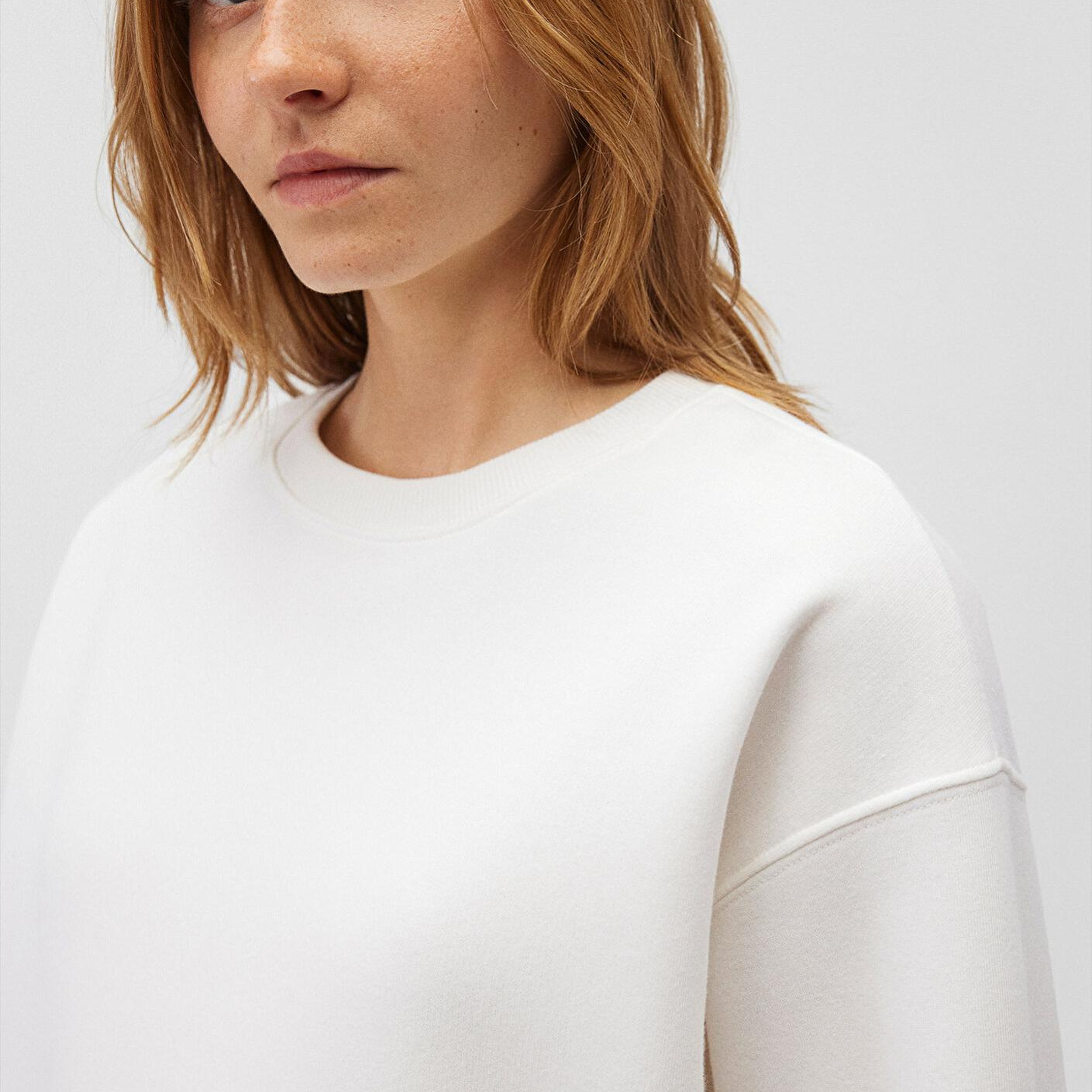 Mavi Bisiklet Yaka Beyaz Basic Sweatshirt 1610198-70057