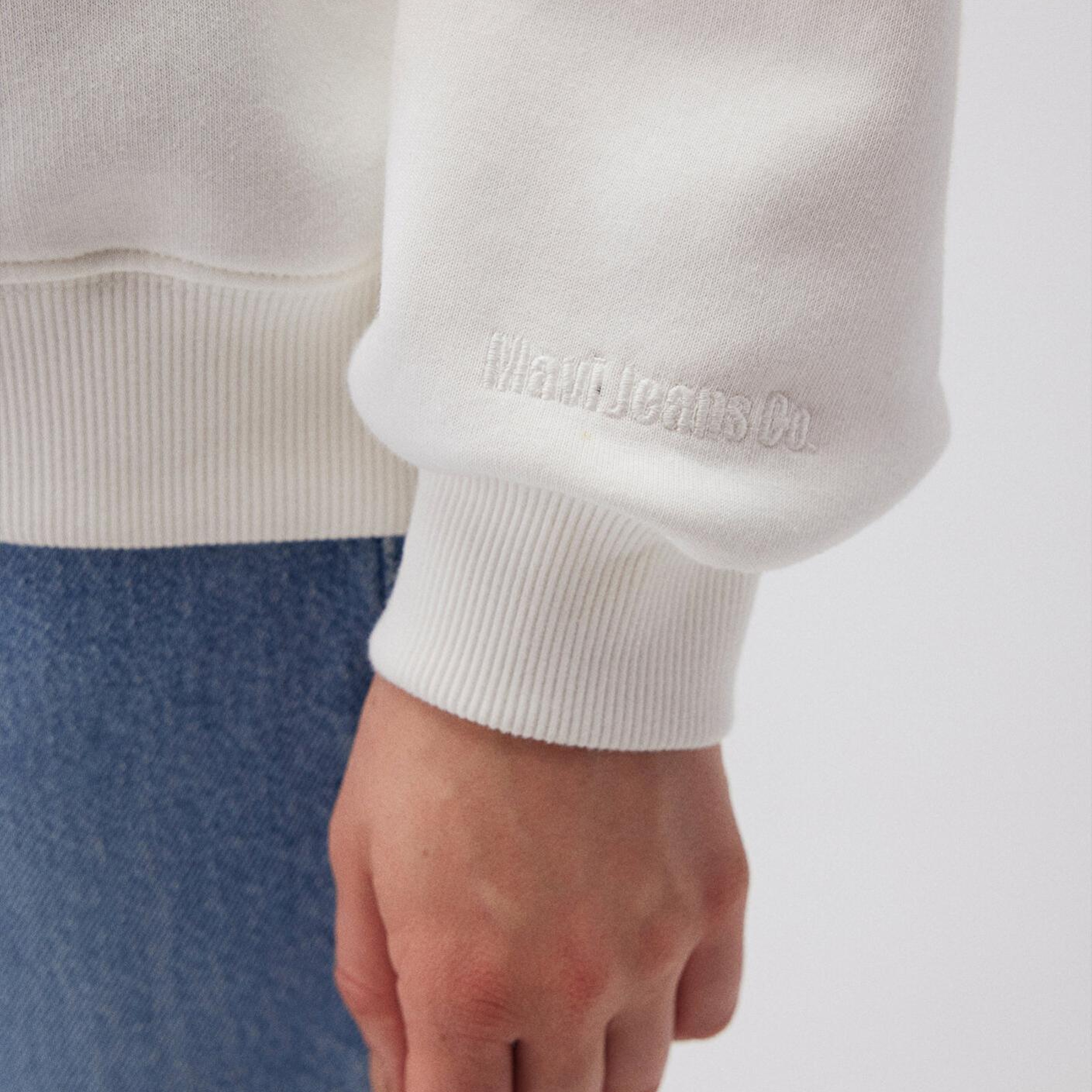 Mavi Bisiklet Yaka Beyaz Basic Sweatshirt 1610198-70057