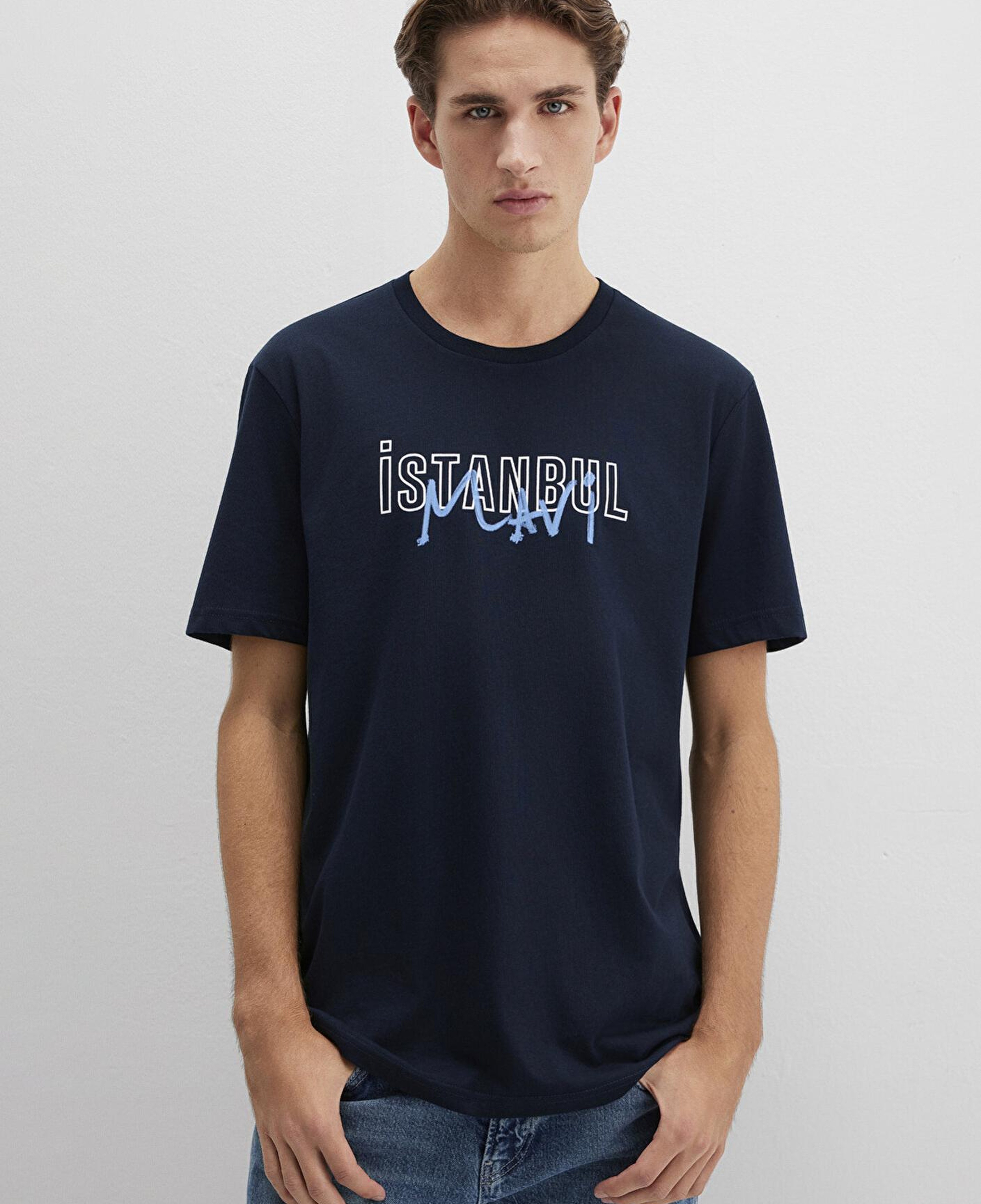 Mavi İstanbul Baskılı Lacivert Tişört Regular Fit / Normal Kesim 067114-34319