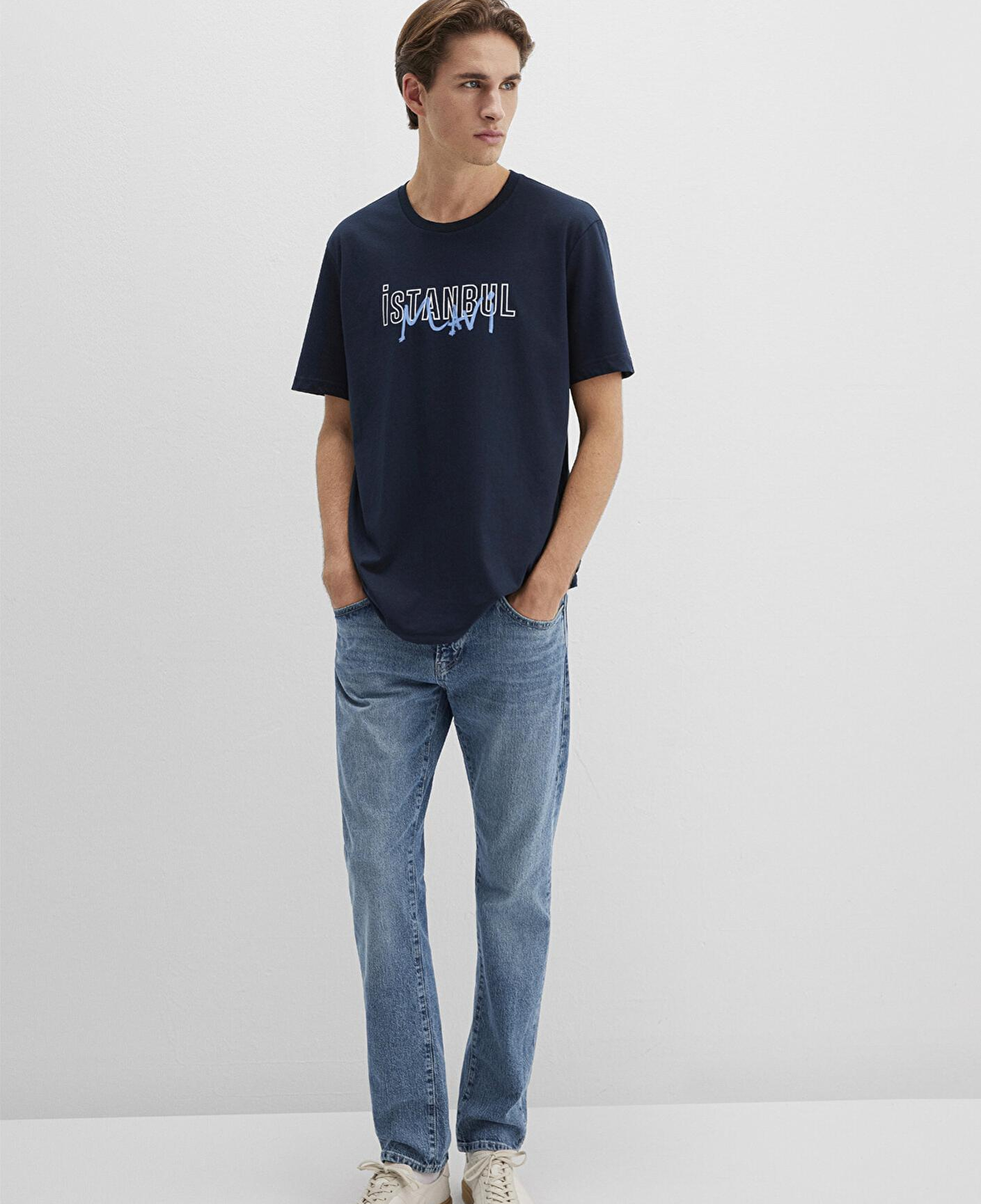 Mavi İstanbul Baskılı Lacivert Tişört Regular Fit / Normal Kesim 067114-34319