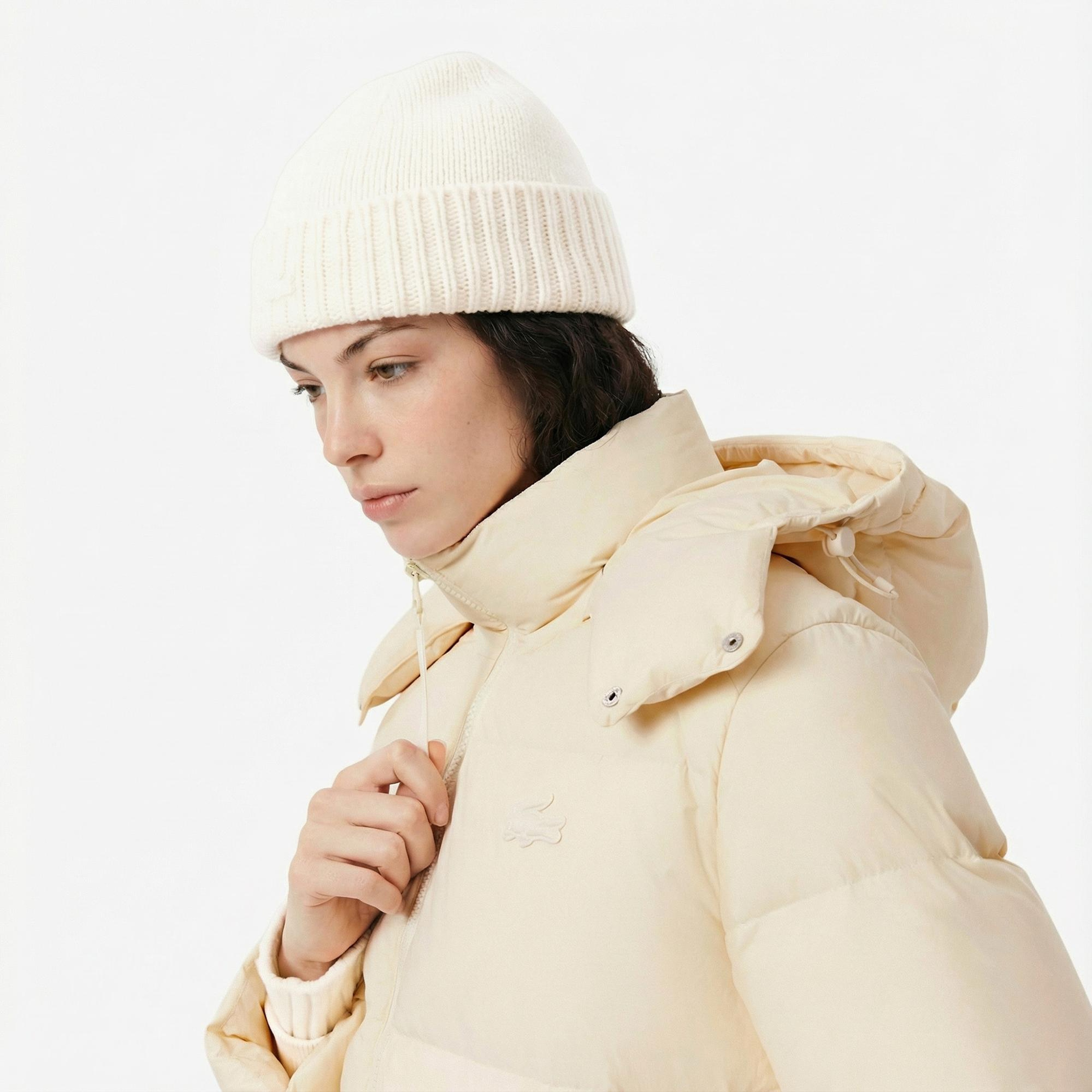 Lacoste Kadın Relaxed Fit Kapüşonlu Krem Şişme Mont