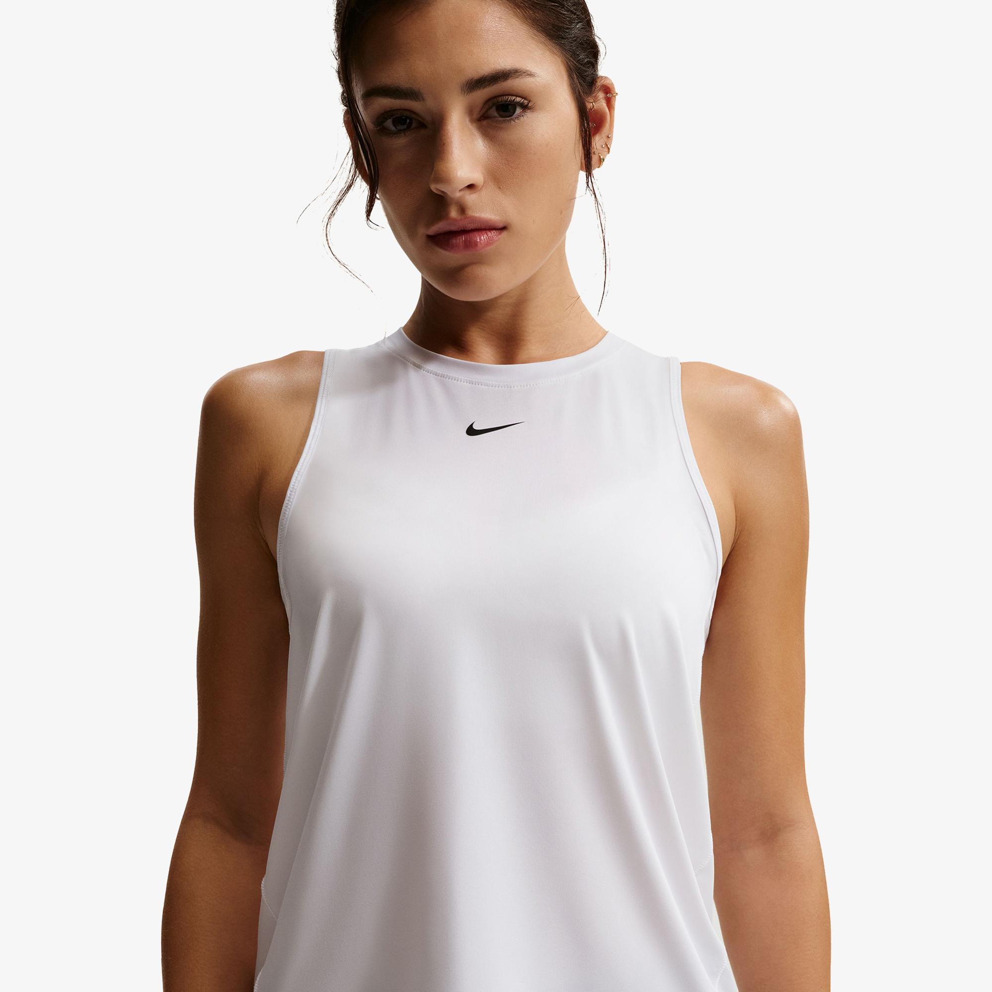 Nike One Classic Dri-Fit Kadın Beyaz Kolsuz T-Shirt