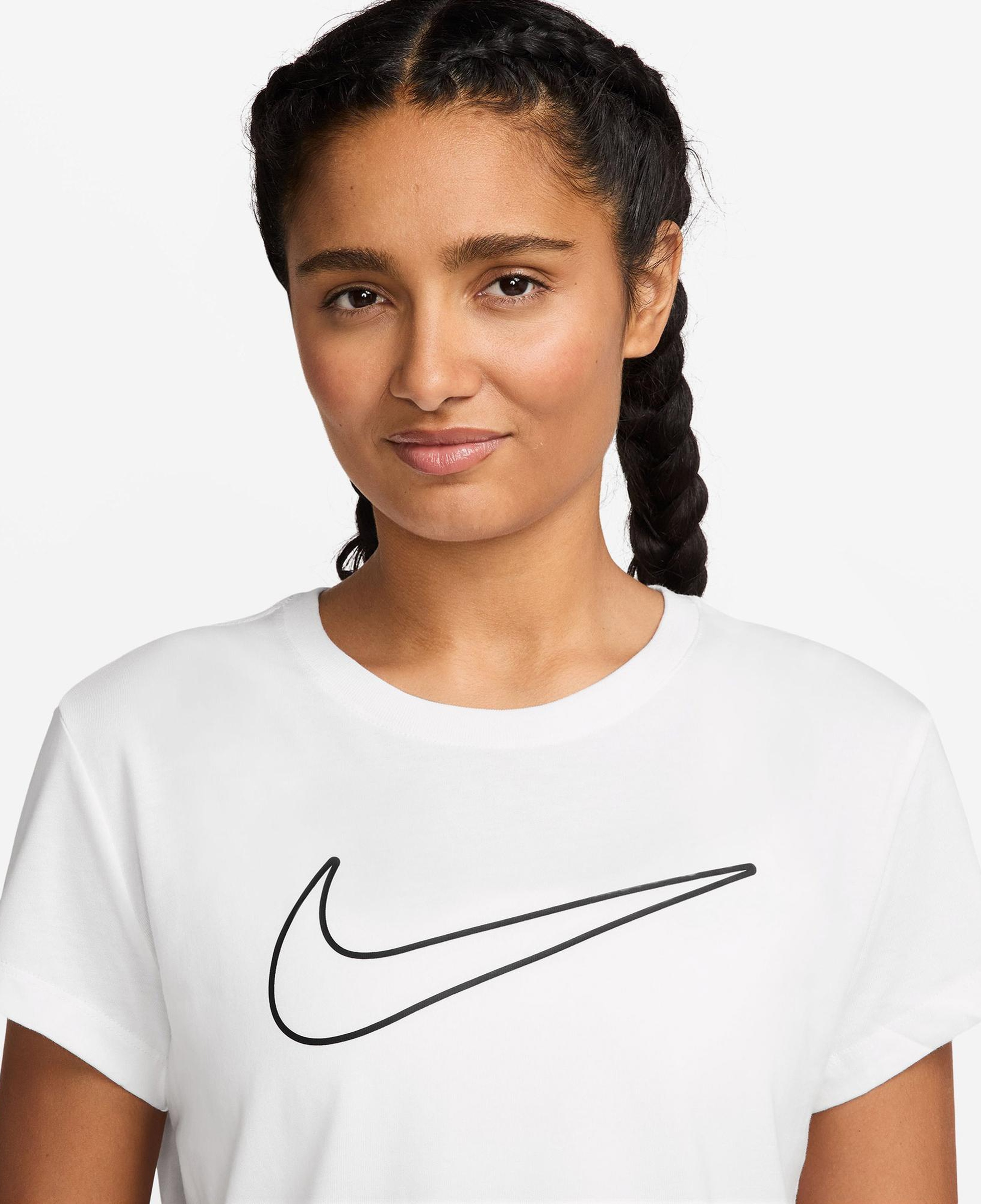 Nike Sportswear Club Kadın Beyaz T-Shirt