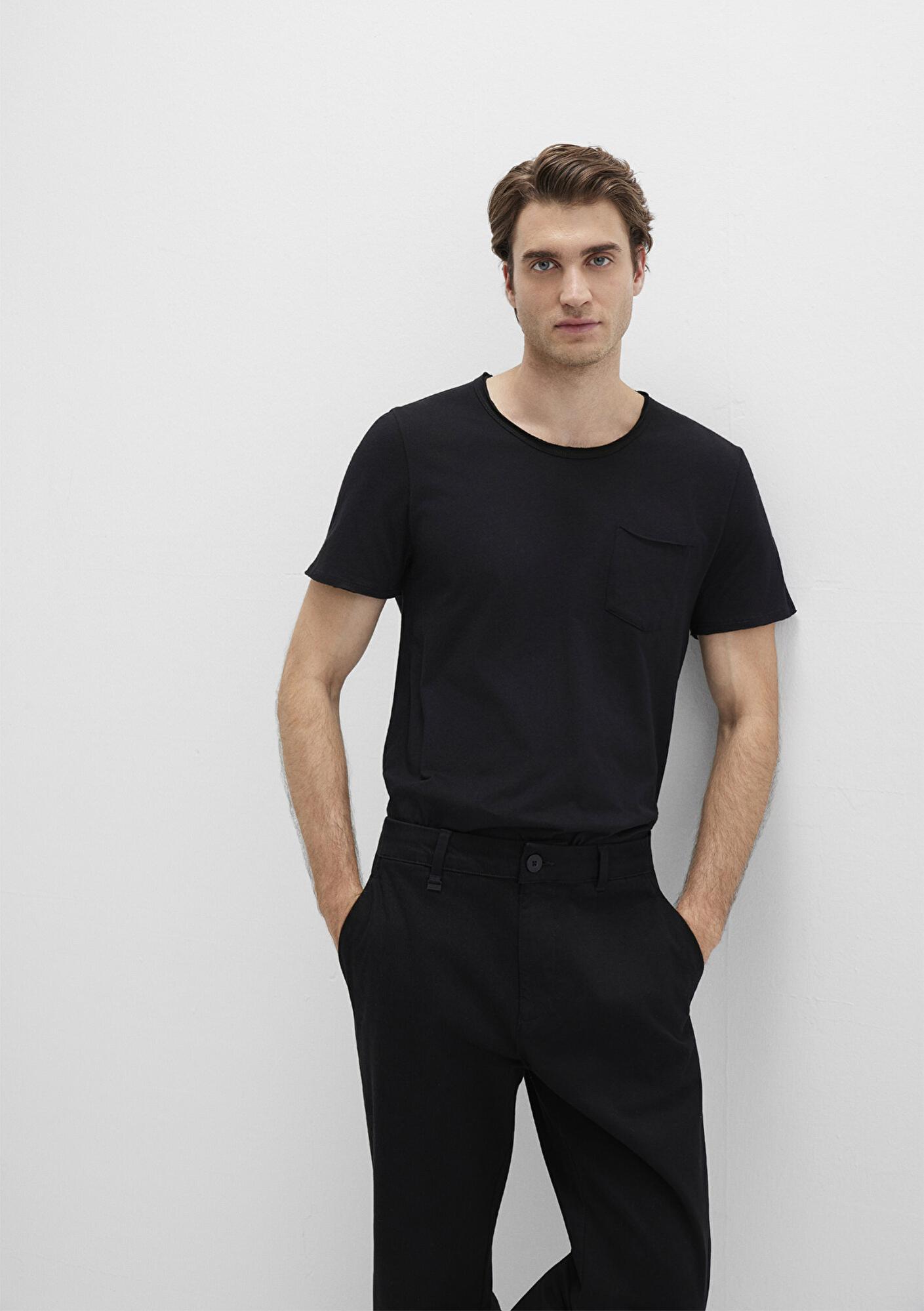 Mavi Dikişli Cep Detaylı Siyah Tişört Fitted / Vücuda Oturan Kesim 062772-26341