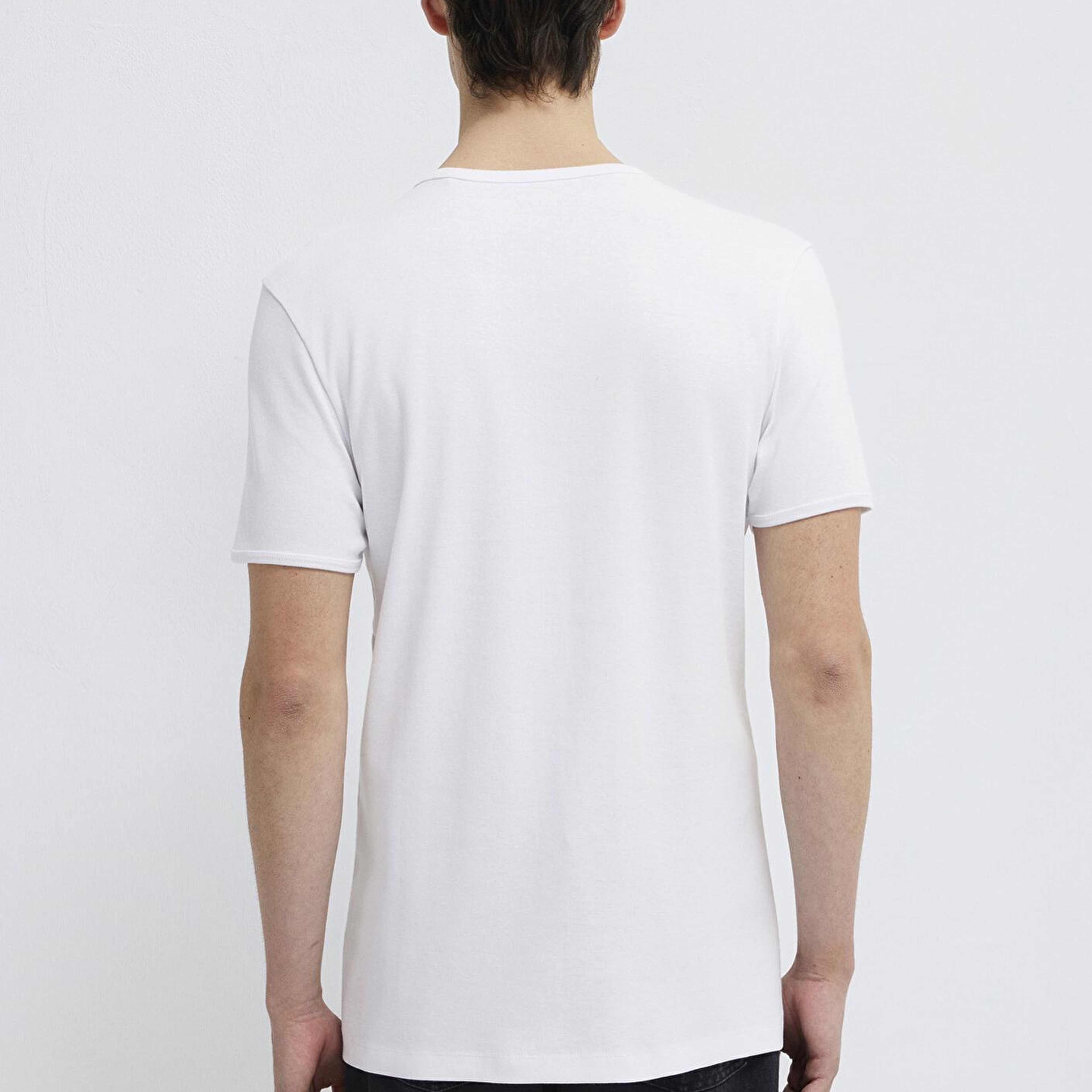 Mavi Ribana Detaylı V Yaka Beyaz Tişört Fitted / Vücuda Oturan Kesim 063748-620