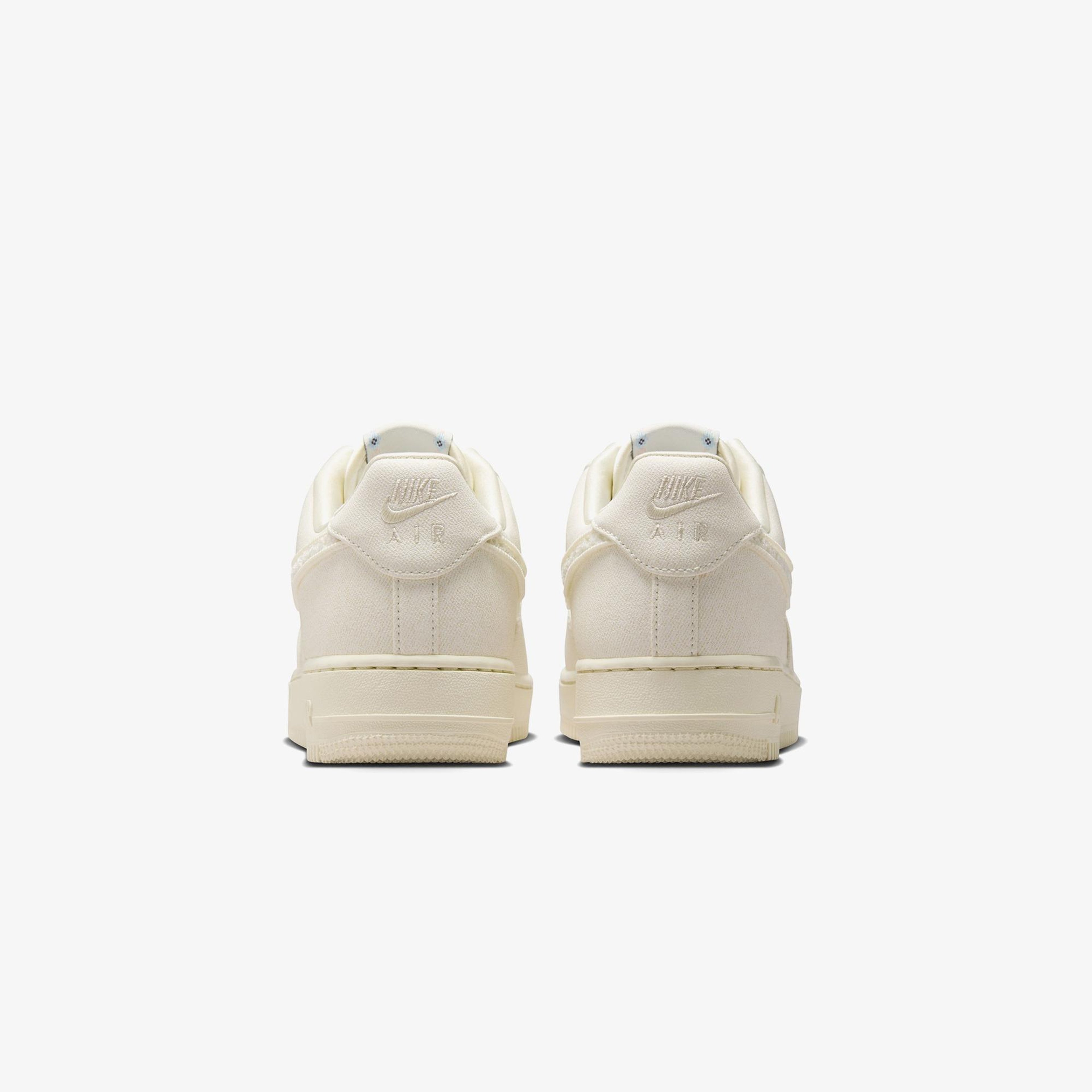 Nike Air Force 1 '07 LX Kadın Krem Rengi Spor Ayakkabı