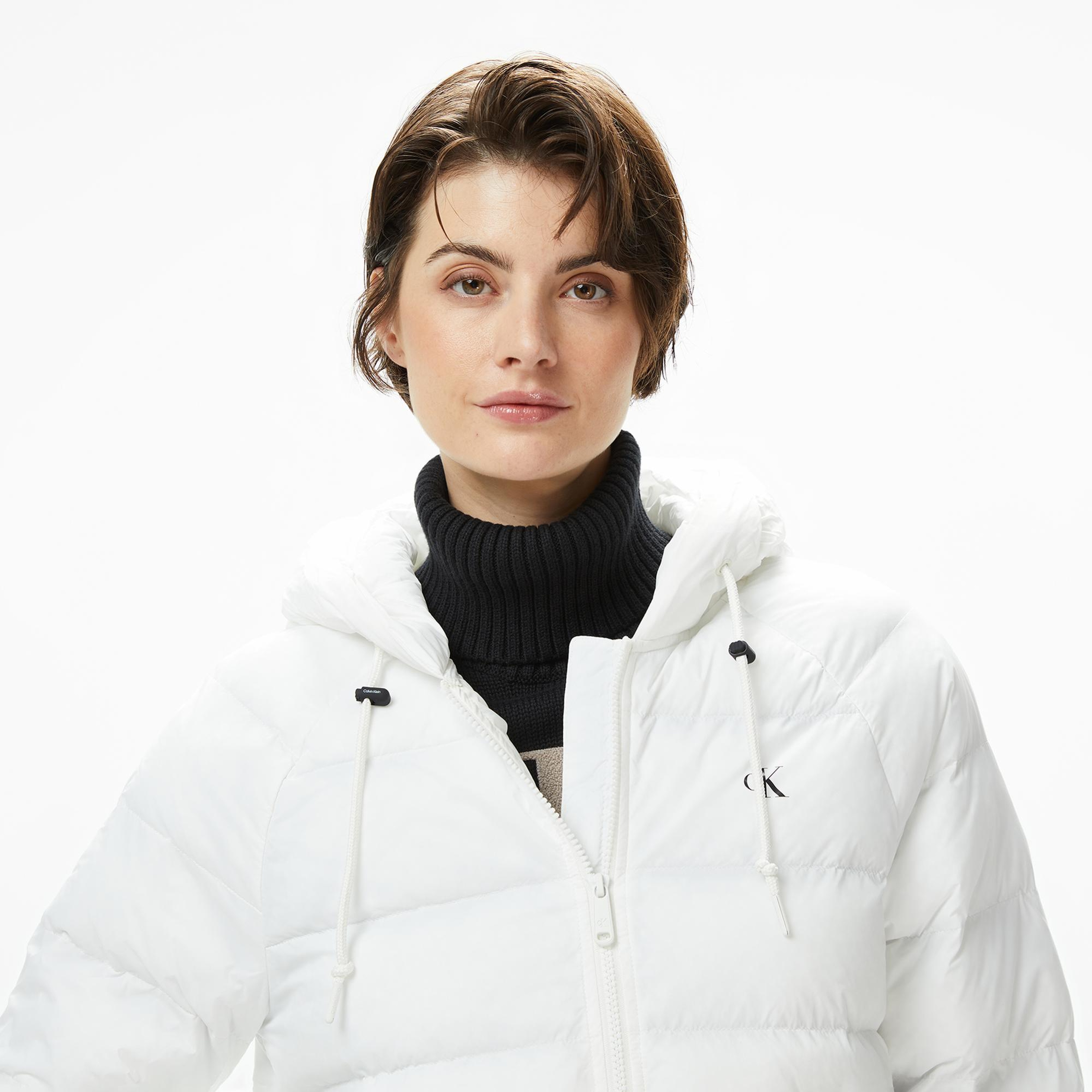 Calvin Klein Lightweight Logo Puffer Kadın Beyaz Mont
