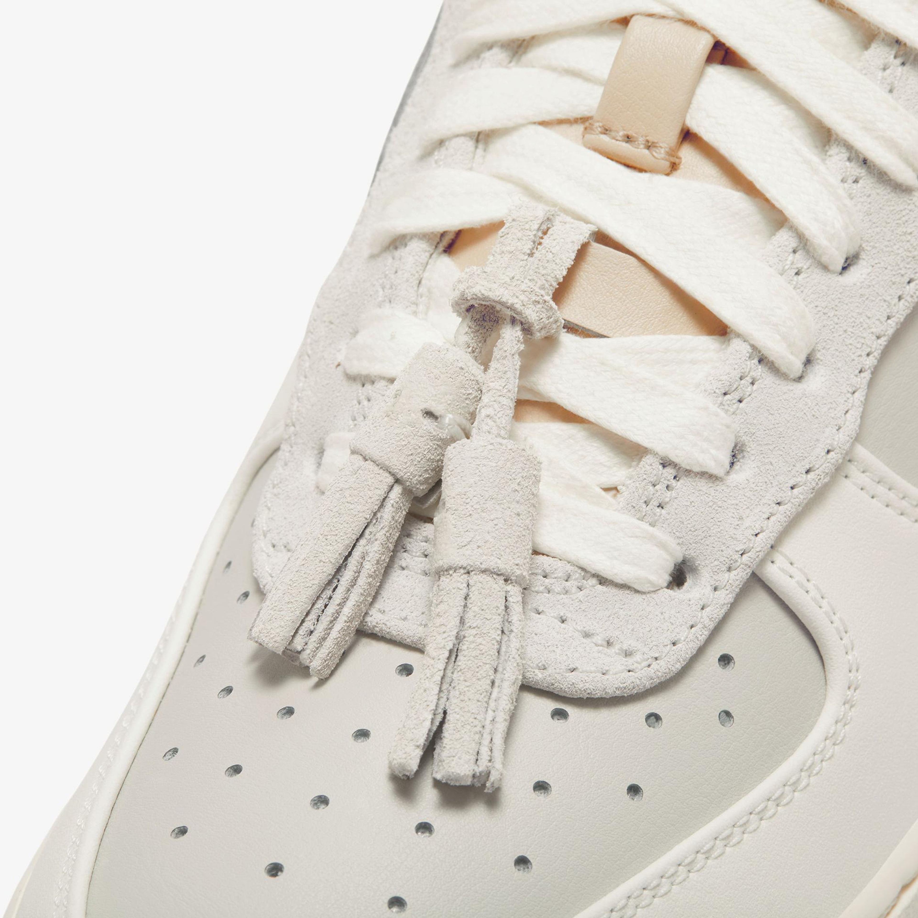 Nike Air Force 1 '07 Kadın Krem Rengi Spor Ayakkabı