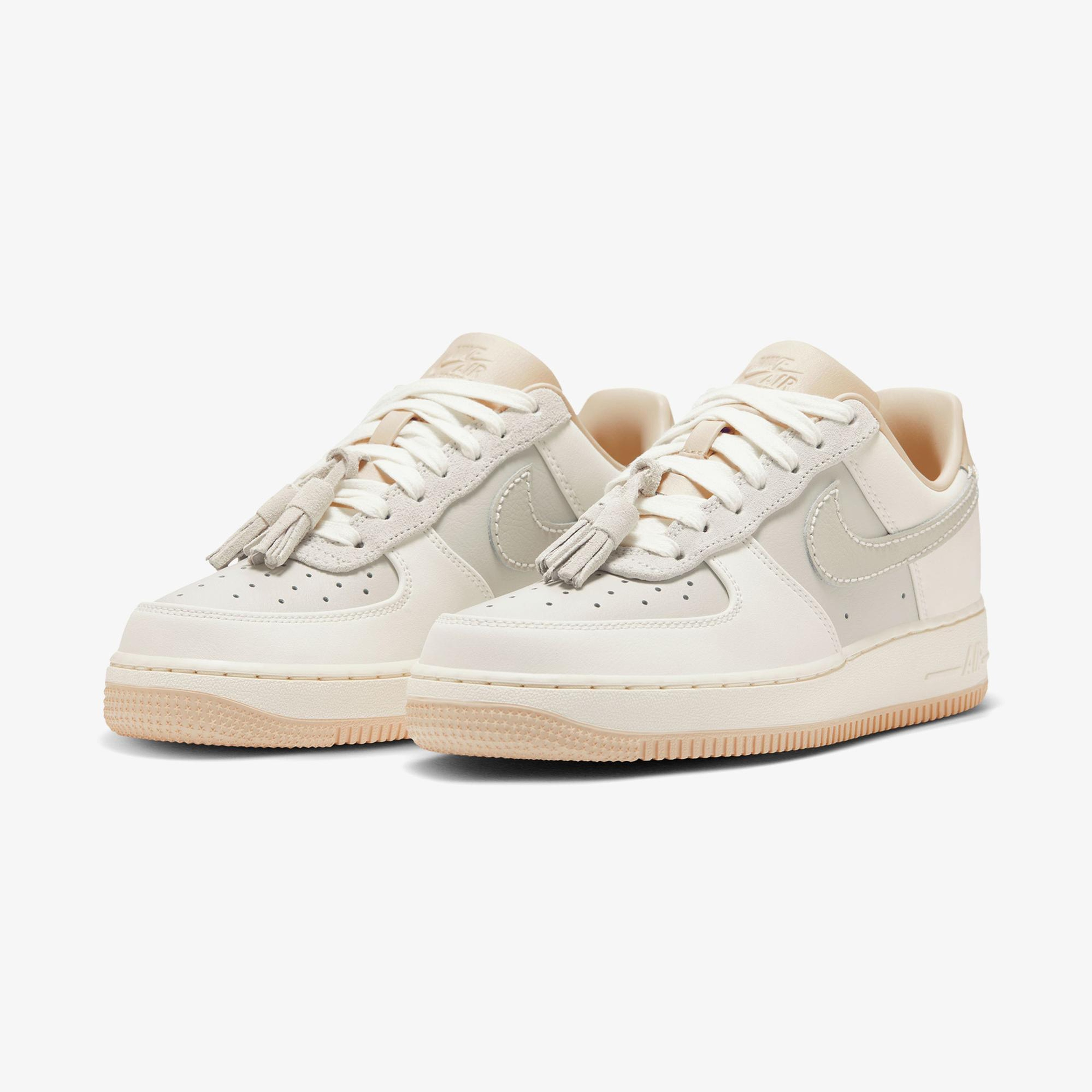 Nike Air Force 1 '07 Kadın Krem Rengi Spor Ayakkabı