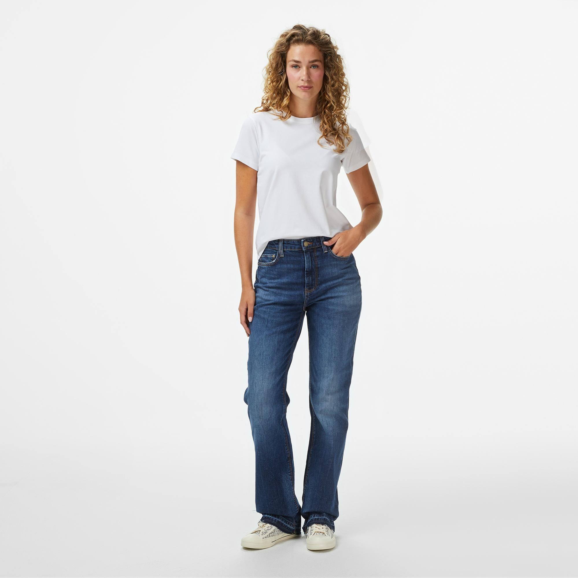 Guess Classic Kadın Beyaz T-Shirt