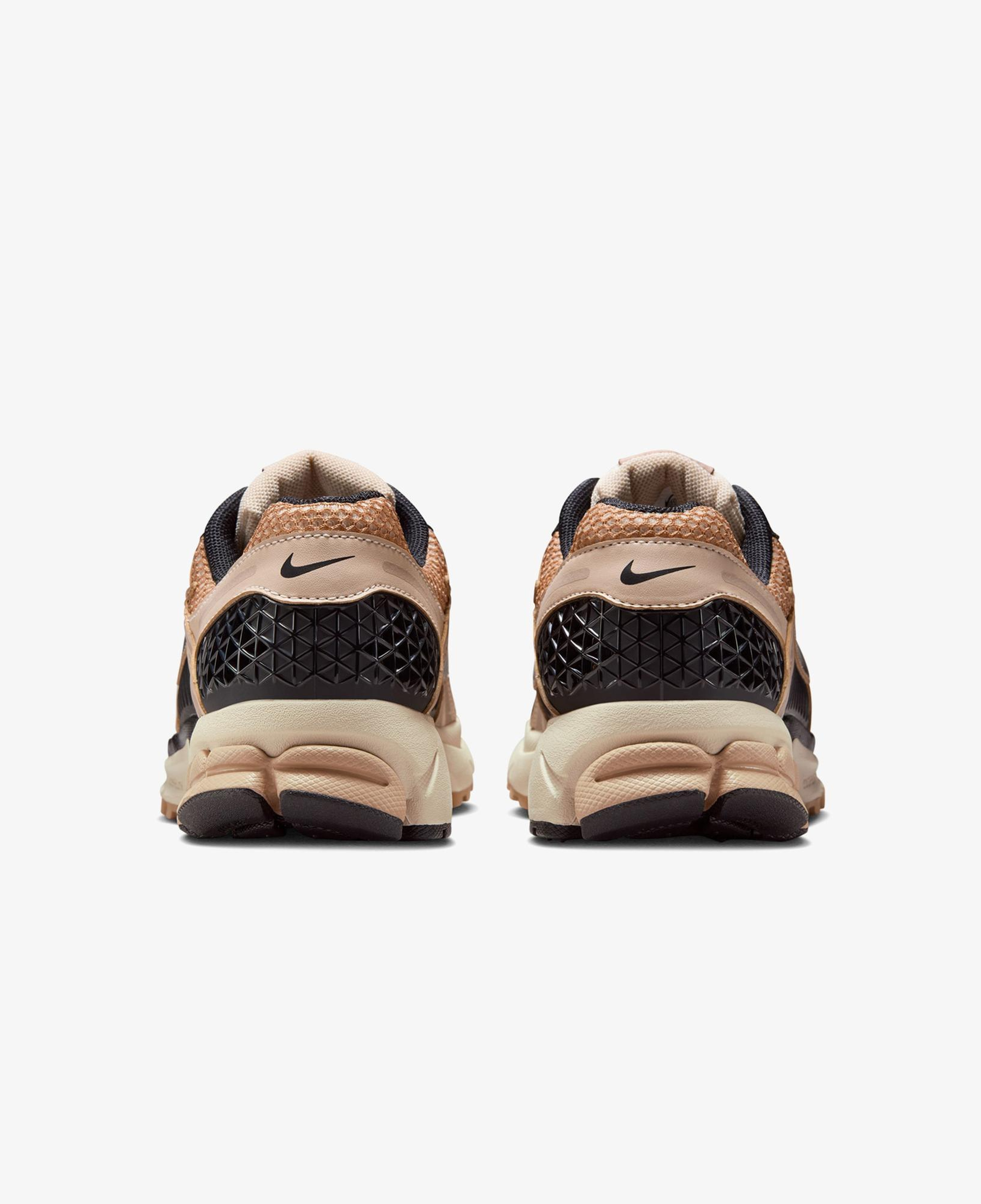 Nike Zoom Vomero 5 Kadın Bej Spor Ayakkabı