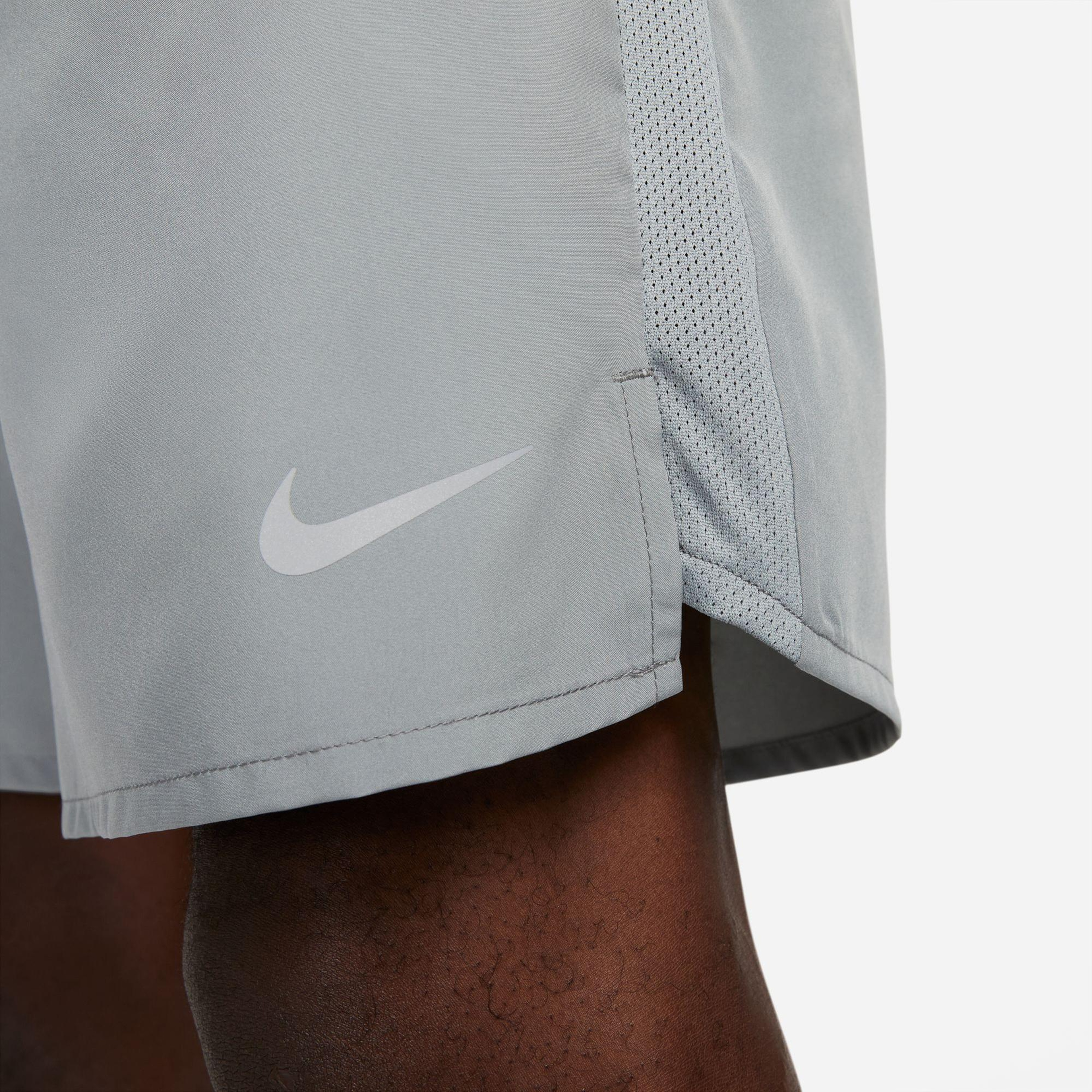 Nike Dri-Fit Challenger Erkek Gri Şort