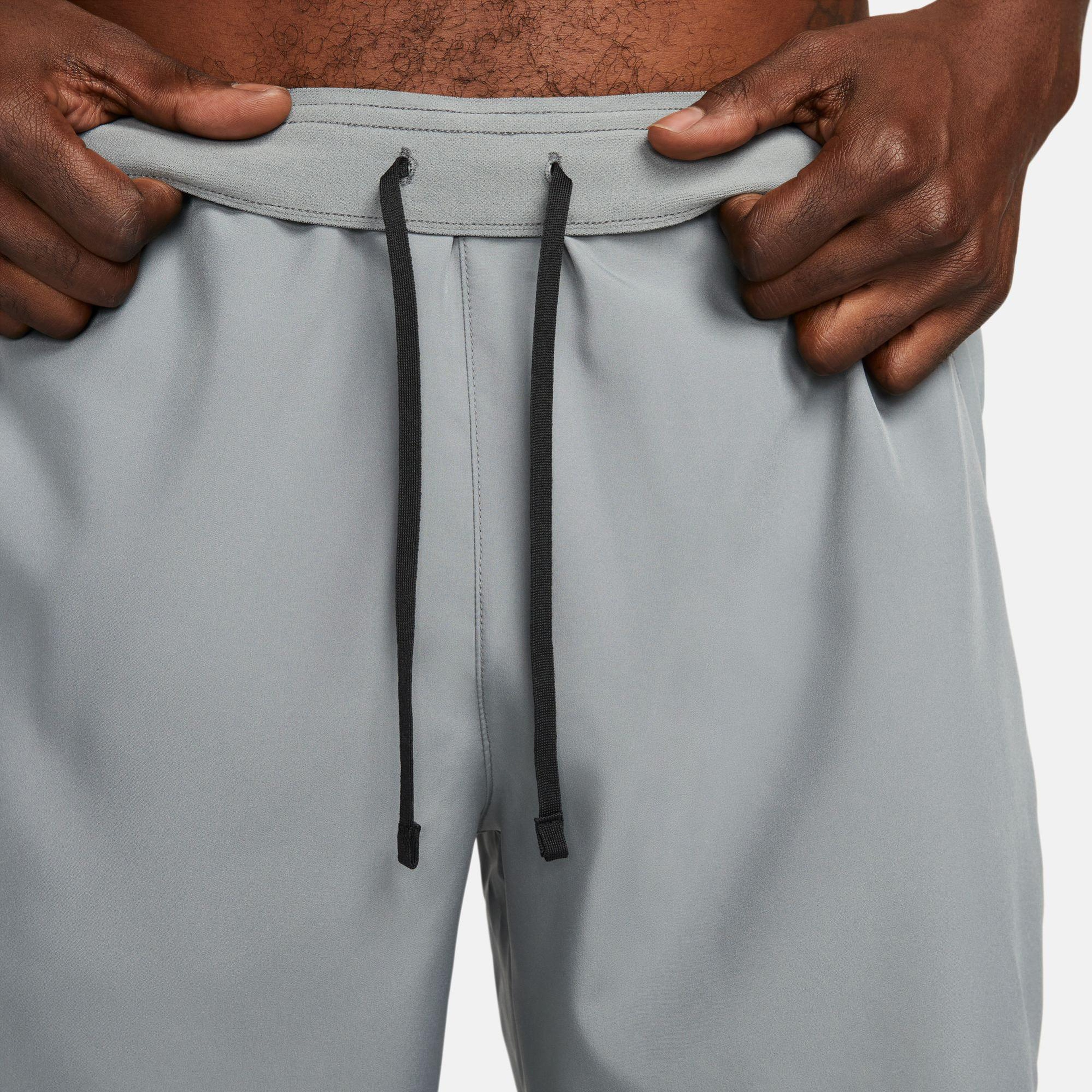 Nike Dri-Fit Challenger Erkek Gri Şort