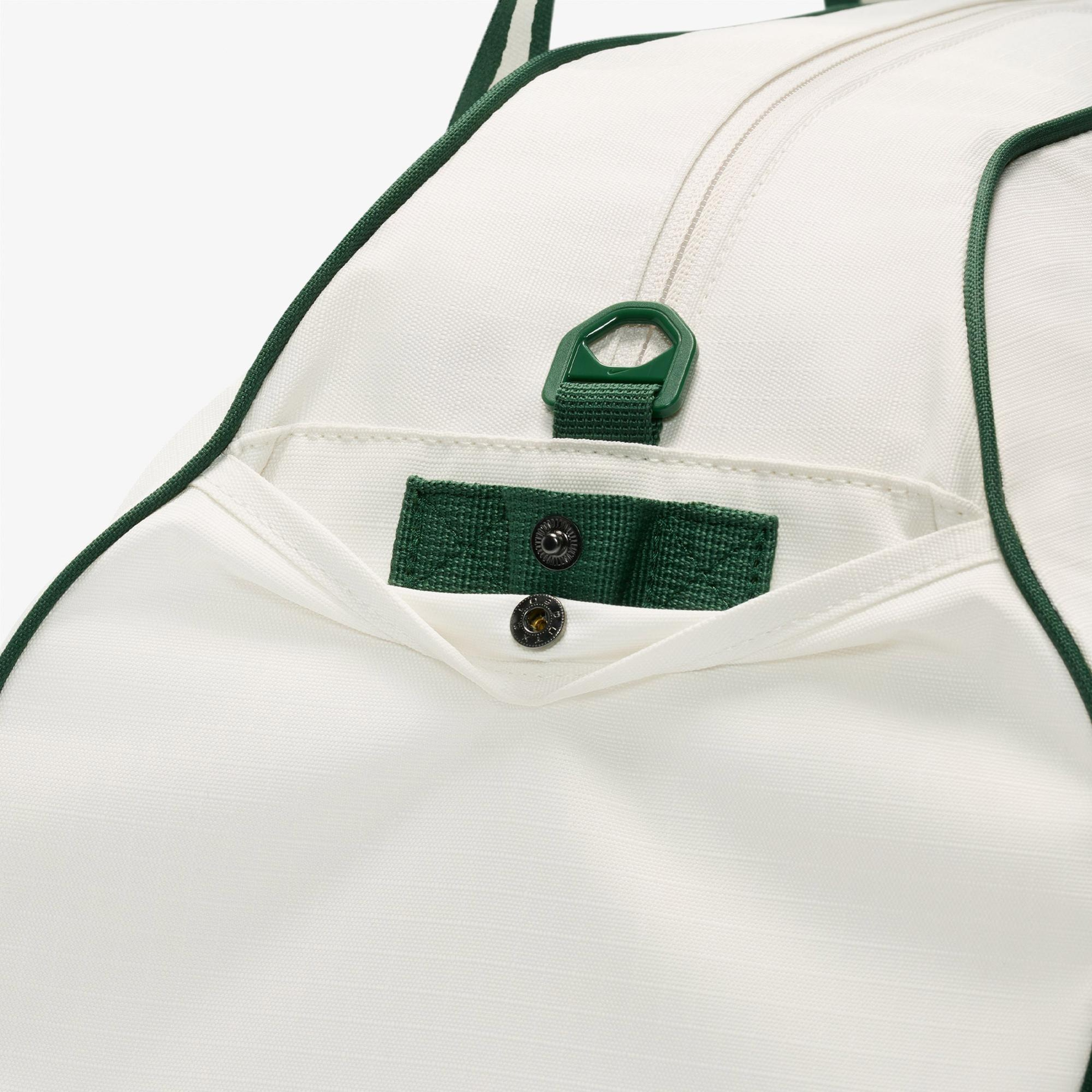 Nike Gym Club Retro Kadın Beyaz Spor Çantası