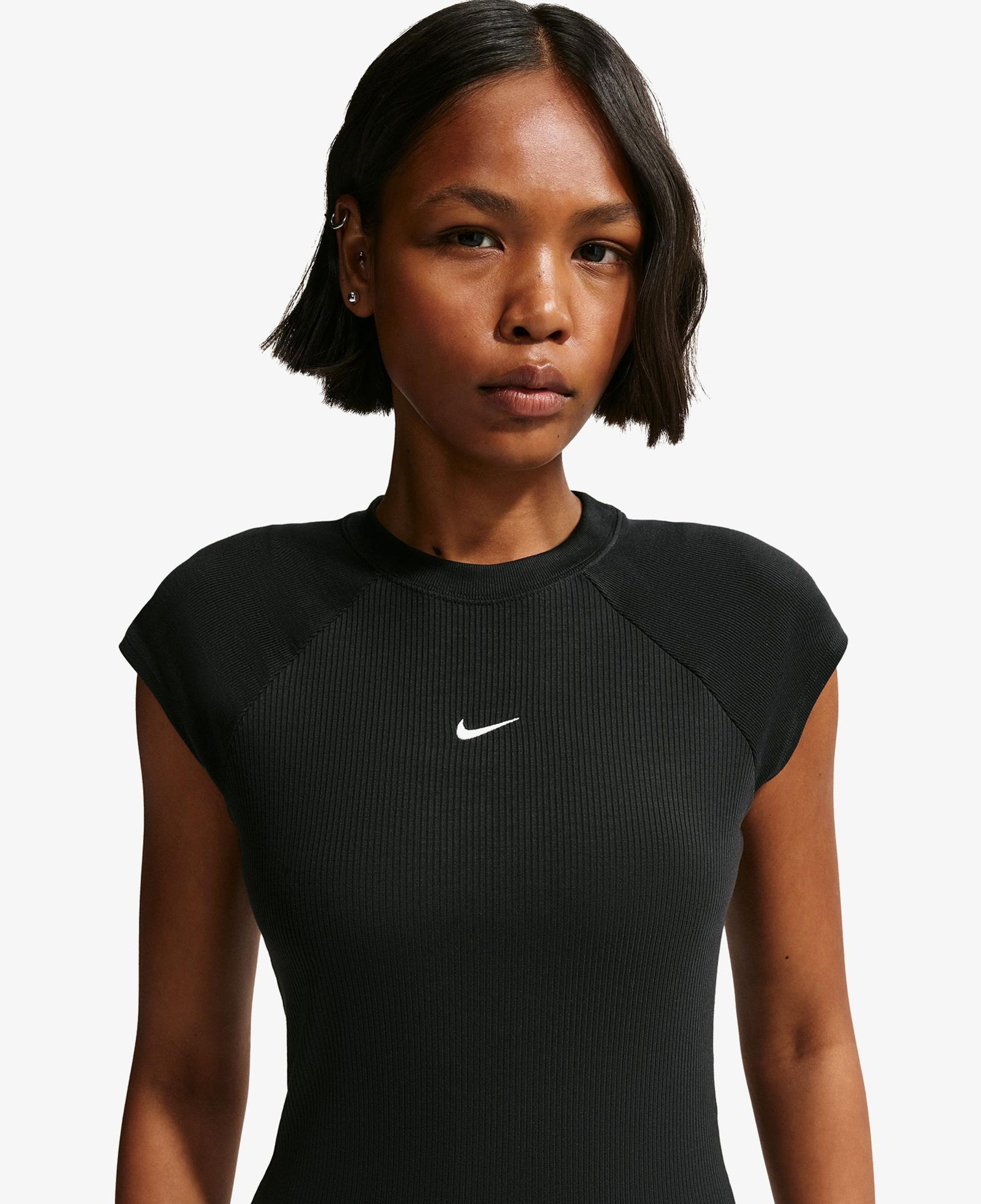 Nike Sportswear Chill Knit Kadın Siyah T-Shirt
