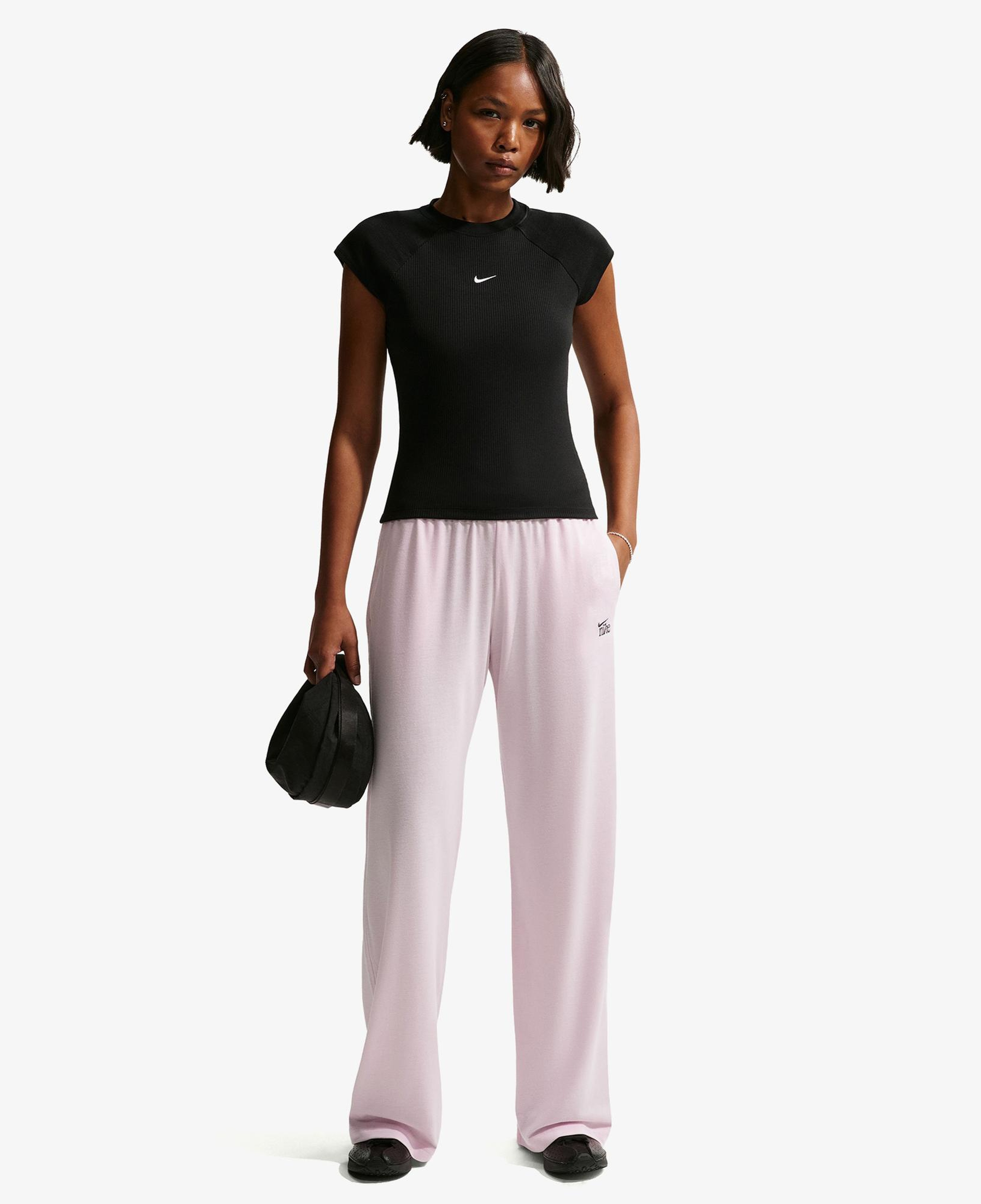 Nike Sportswear Chill Knit Kadın Siyah T-Shirt