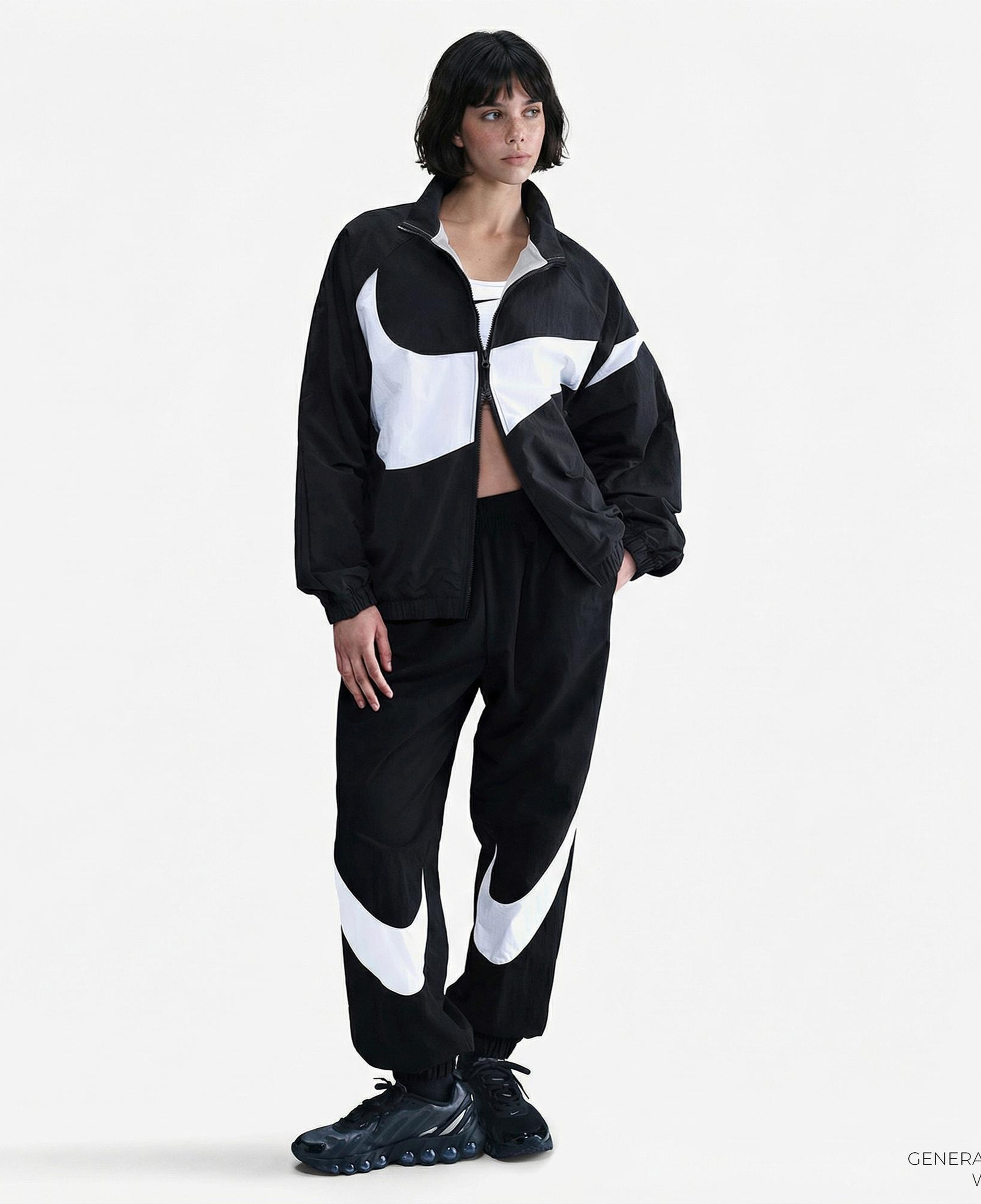 Nike Sportswear Logo Kadın Siyah Ceket