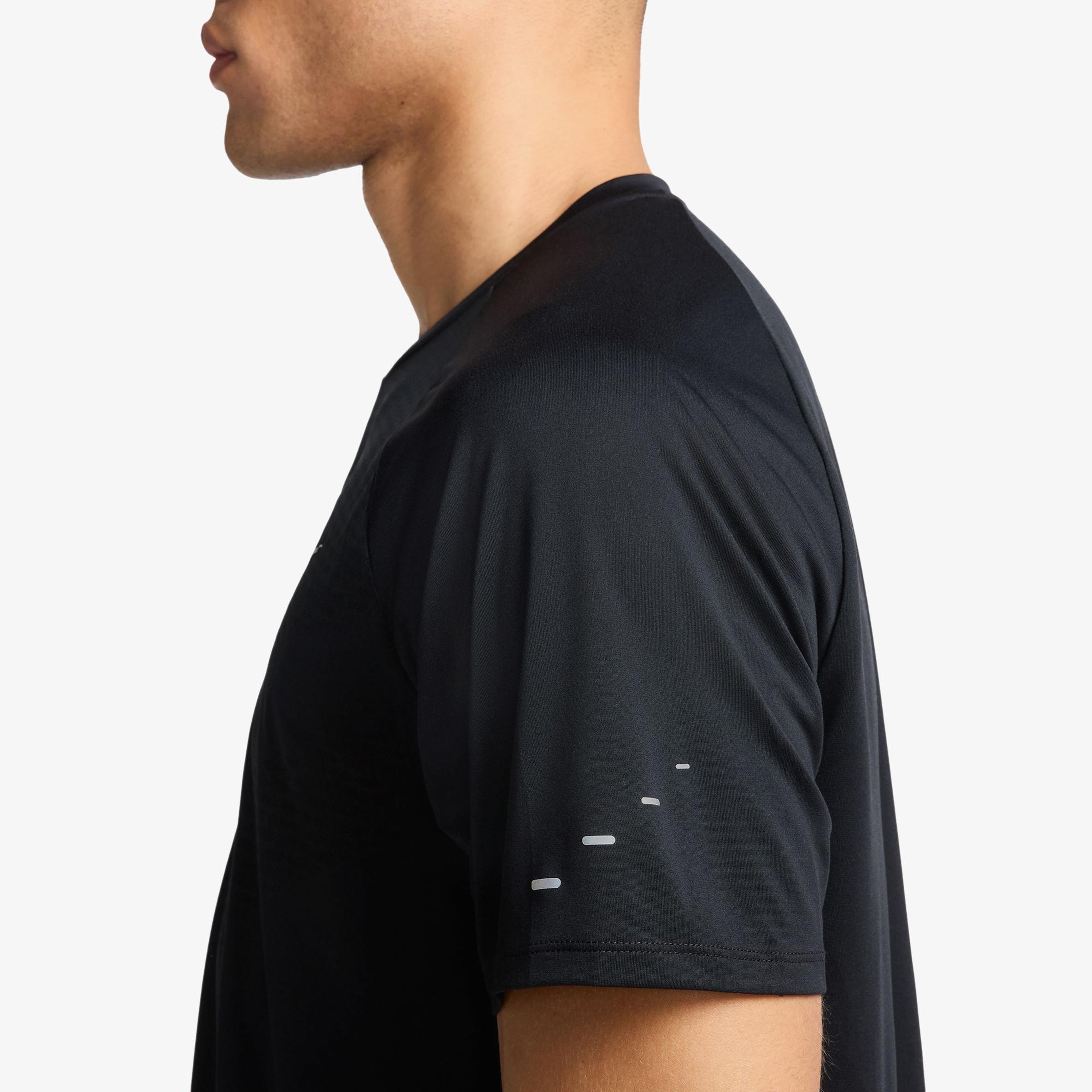 Nike Dri-Fit Stride Erkek Siyah T-Shirt