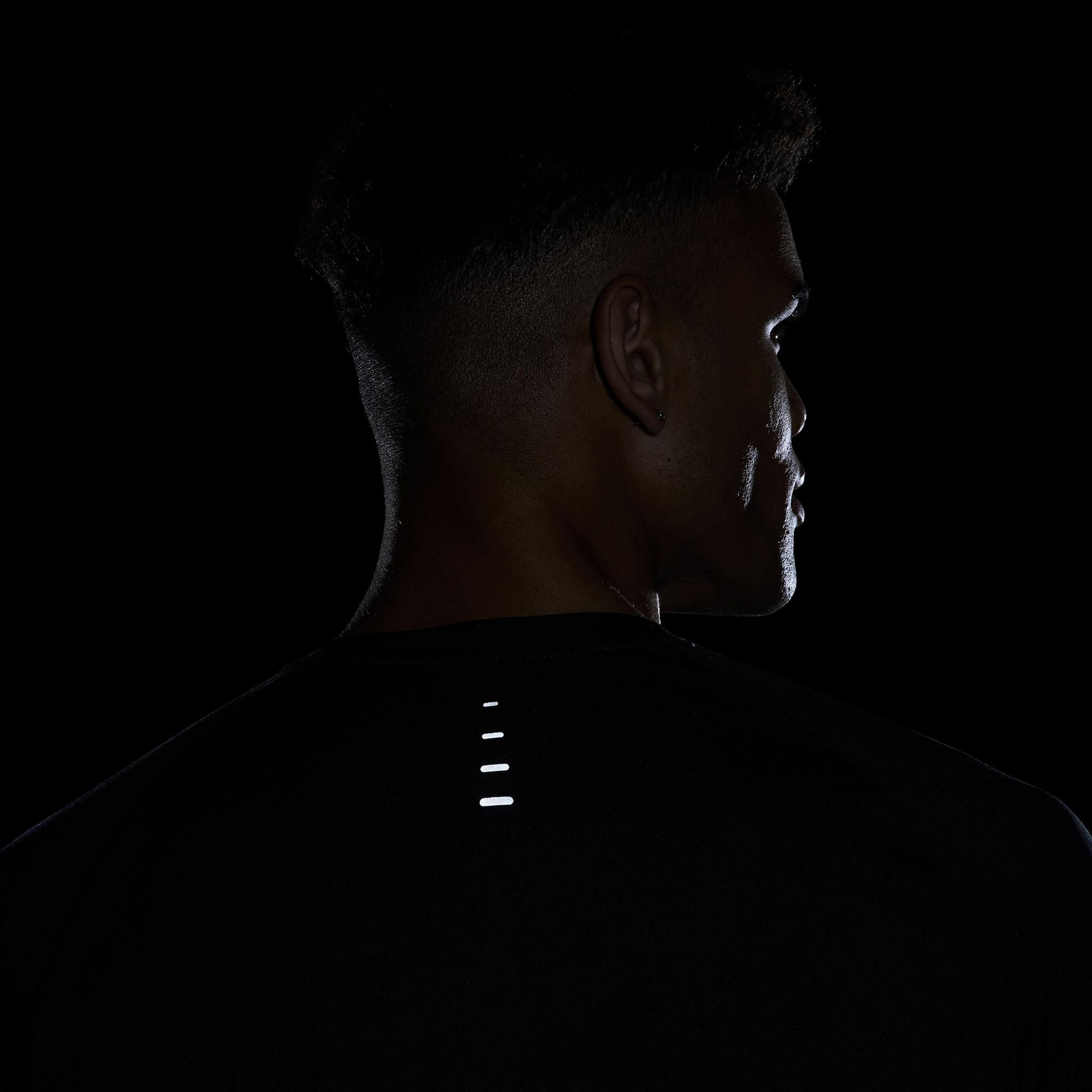 Nike Dri-Fit Stride Erkek Siyah T-Shirt