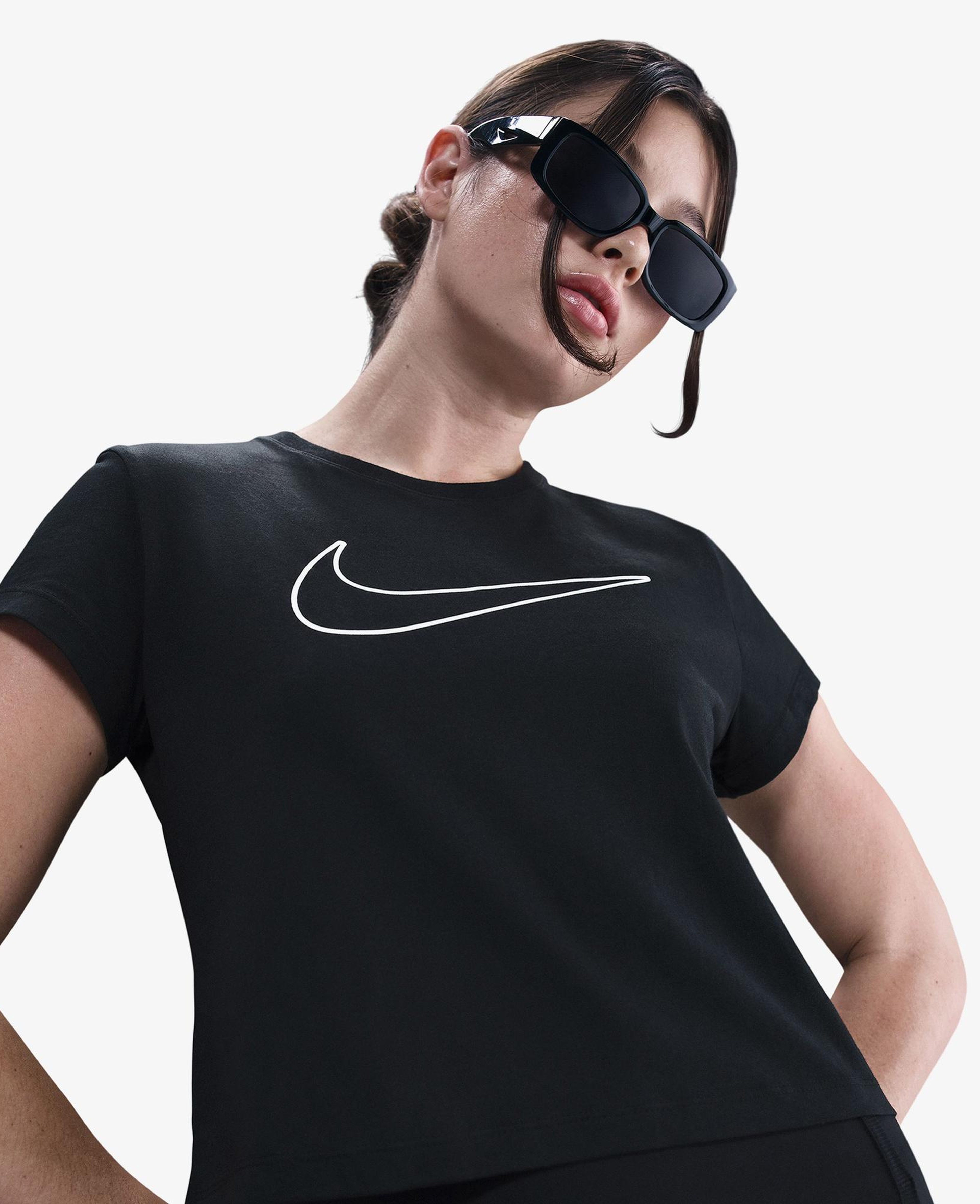 Nike Sportswear Club Kadın Siyah T-Shirt