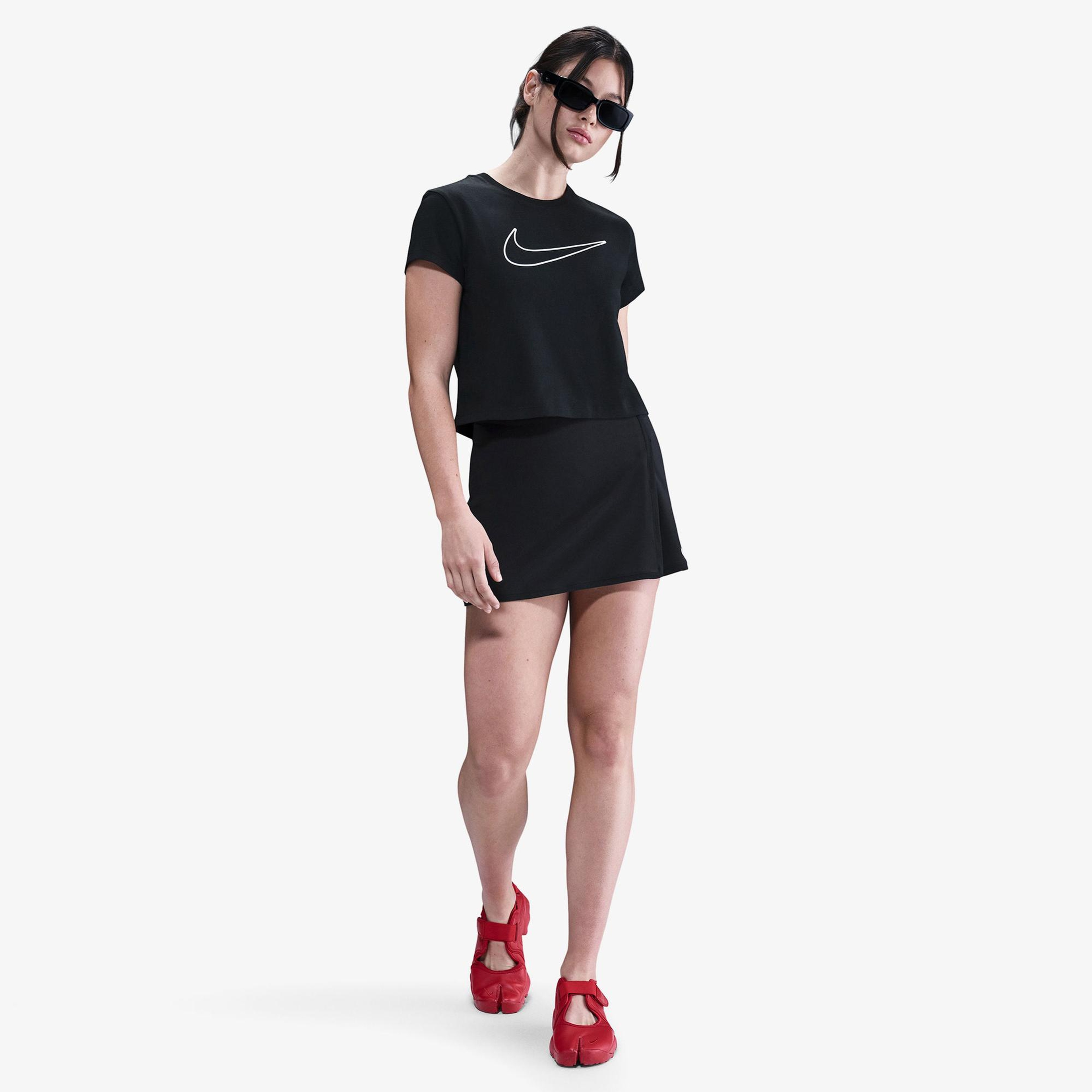 Nike Sportswear Club Kadın Siyah T-Shirt