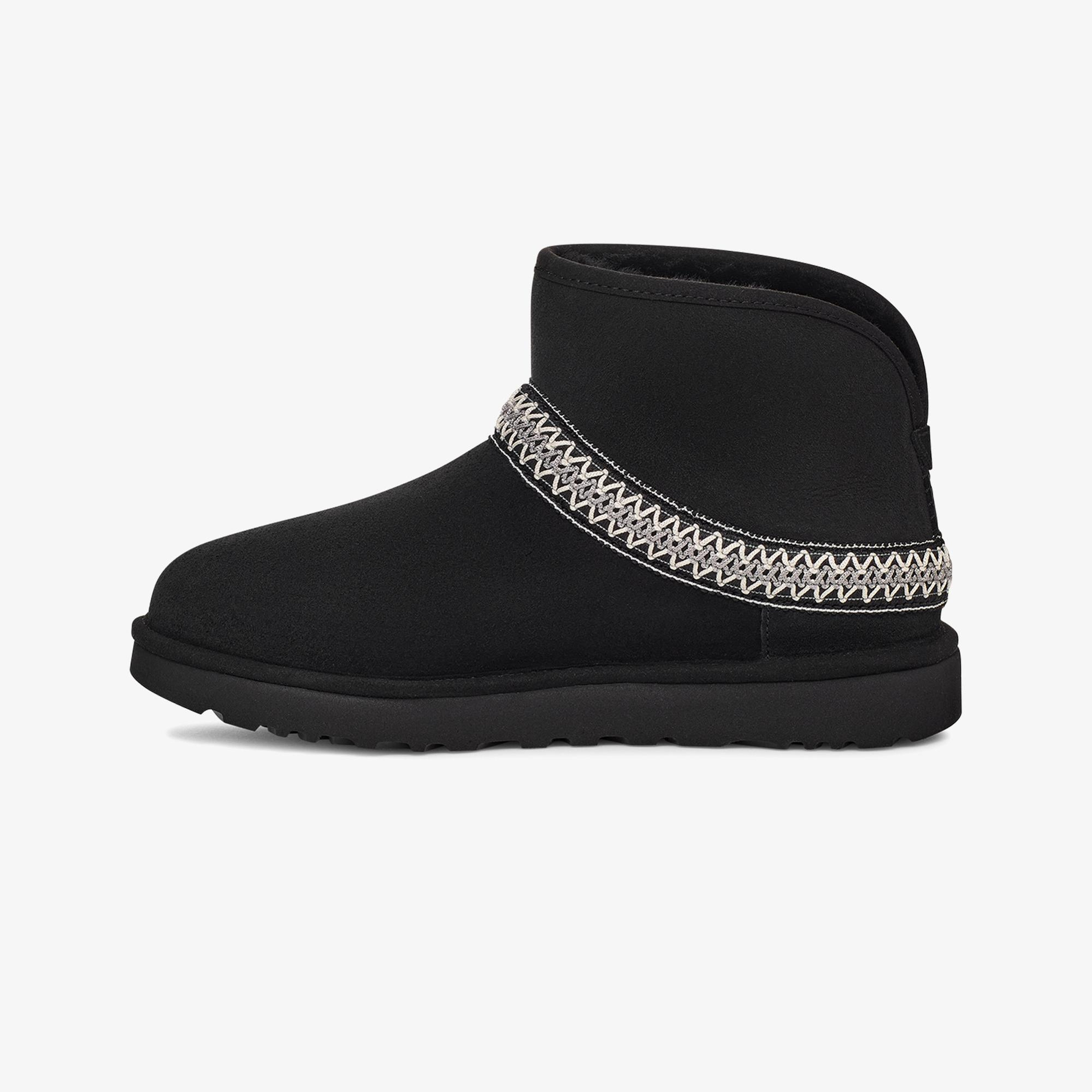 UGG Classic Mini Crescent Kadın Siyah Bot