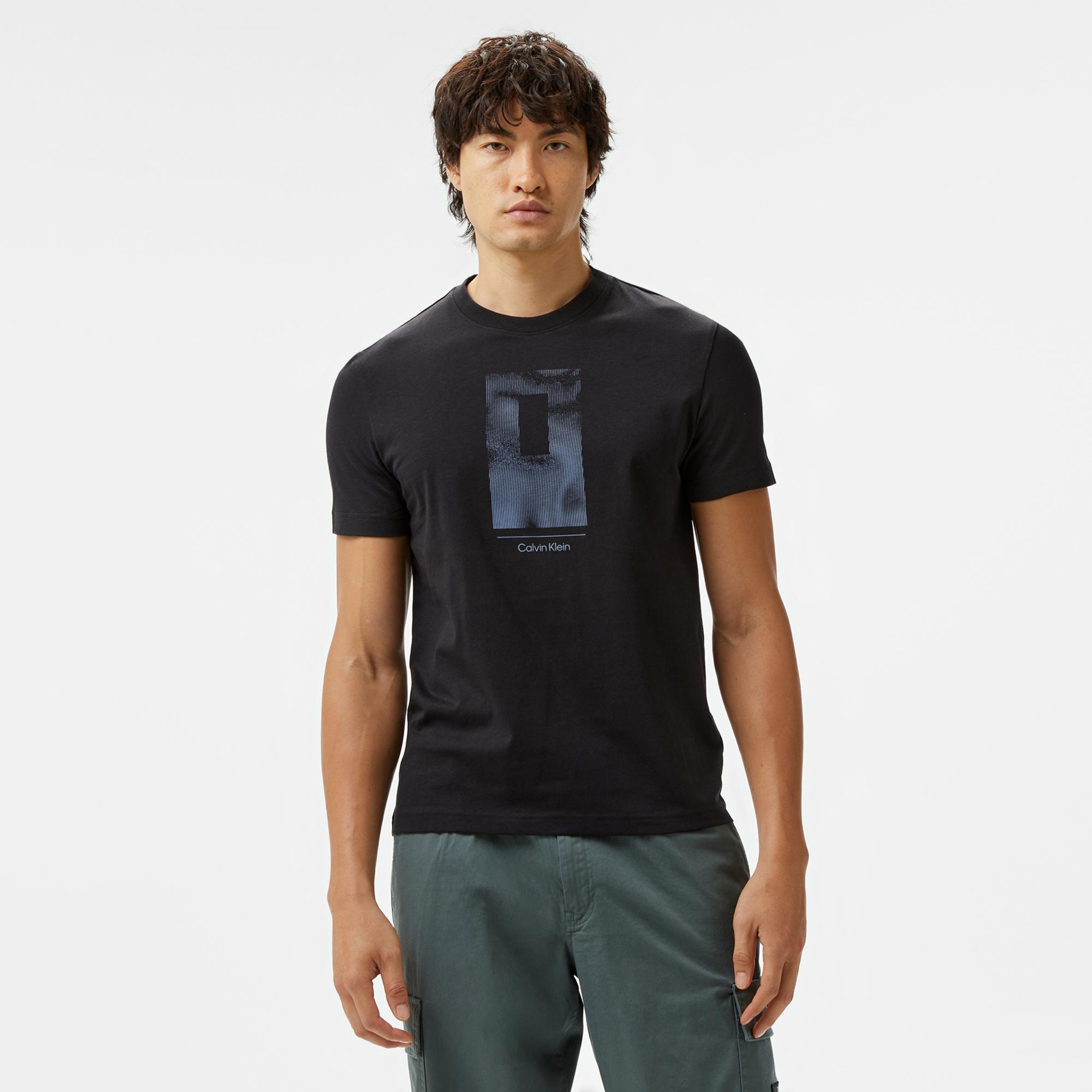 Calvin Klein Vertical Lines Graphic Erkek Siyah T-Shirt