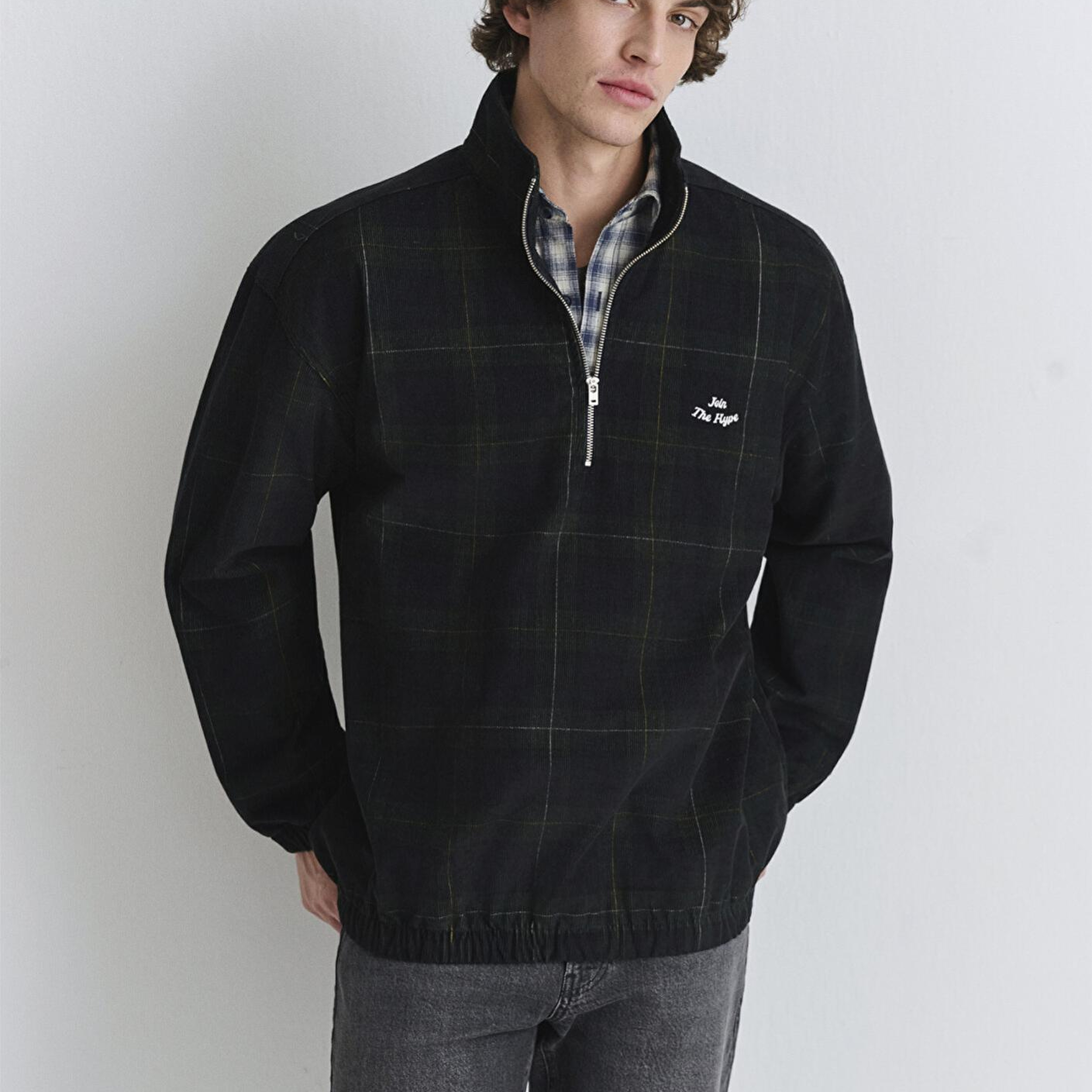 Mavi Yarı Fermuarlı Kareli Siyah Sweatshirt 0211777-91298