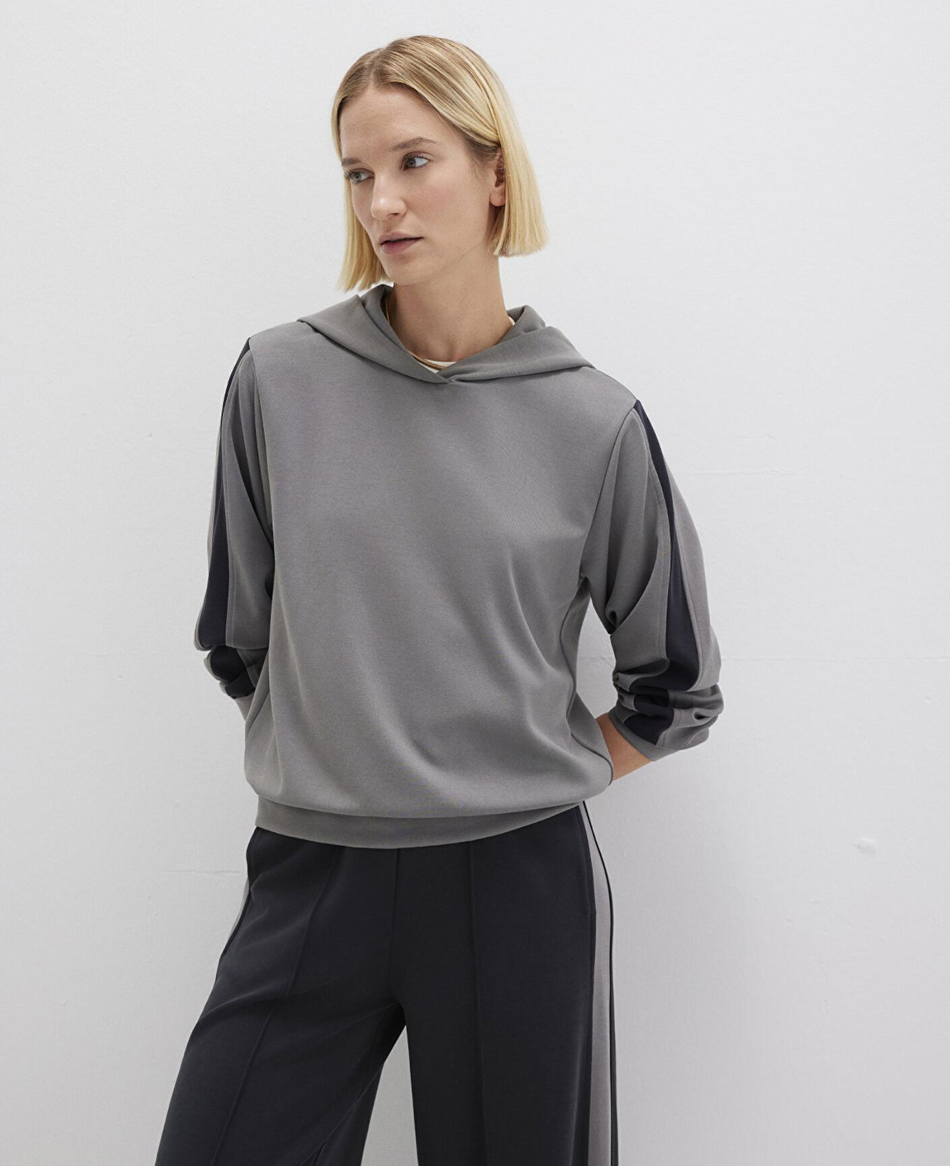 Mavi Şerit Detaylı Kapüşonlu (TENCEL™) Modal Gri Sweatshirt 1S10443-82577