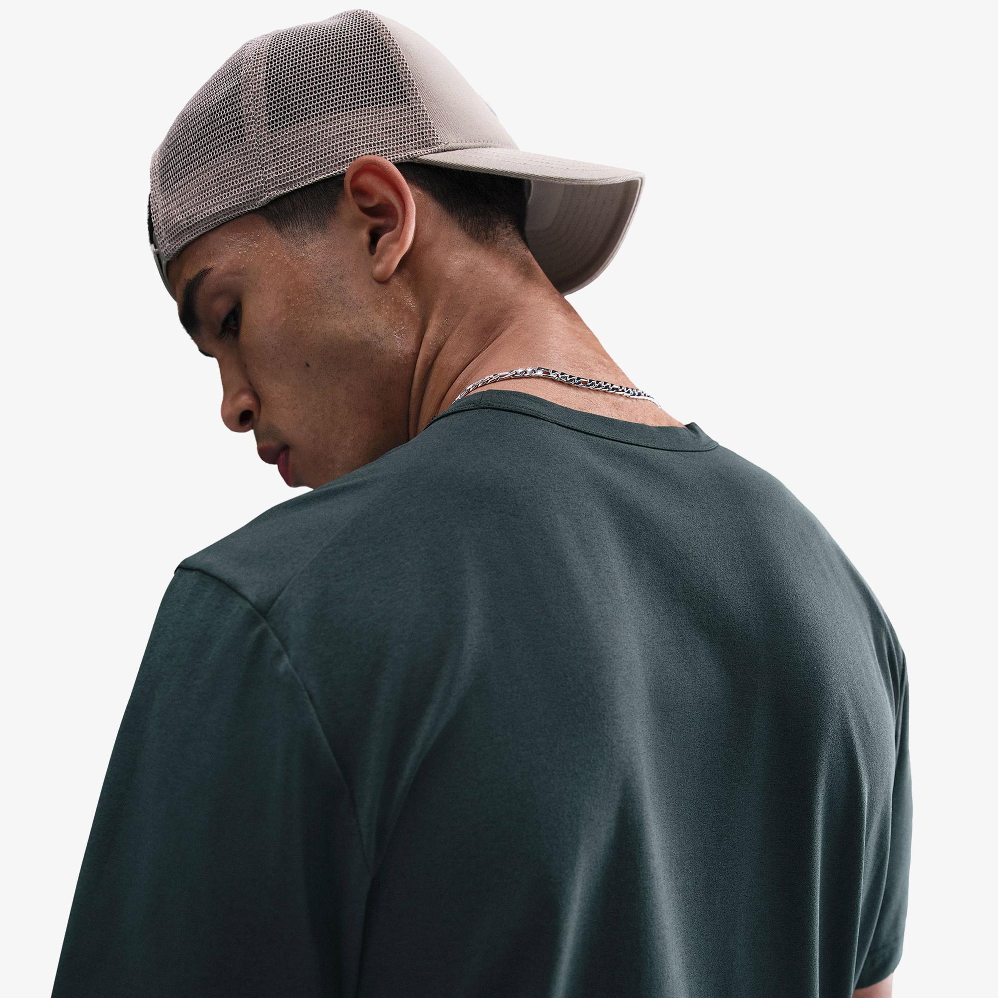 Nike Dri-Fit Hyverse Erkek Yeşil T-Shirt