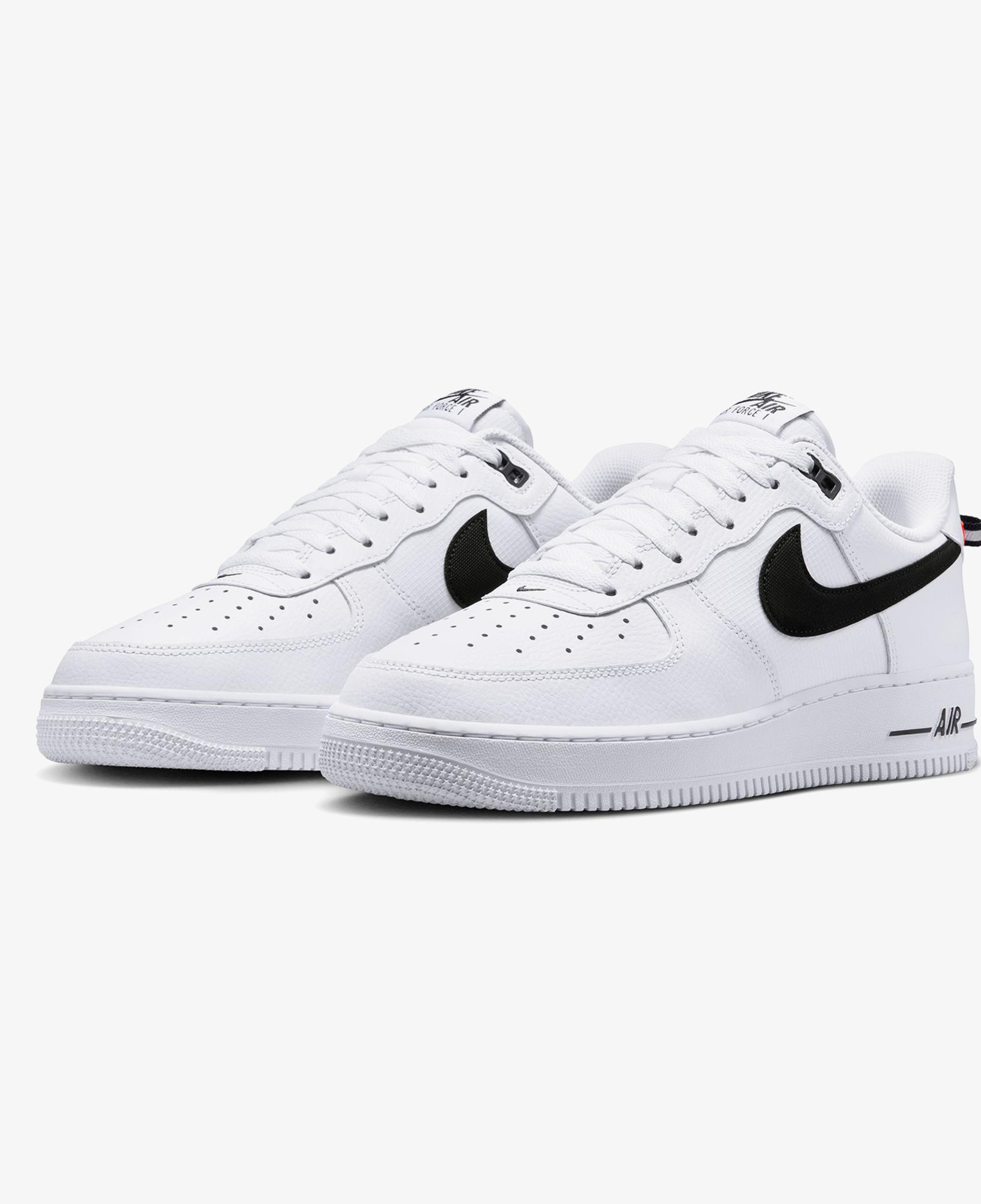Nike Air Force 1 '07 LV8 Erkek Beyaz Spor Ayakkabı