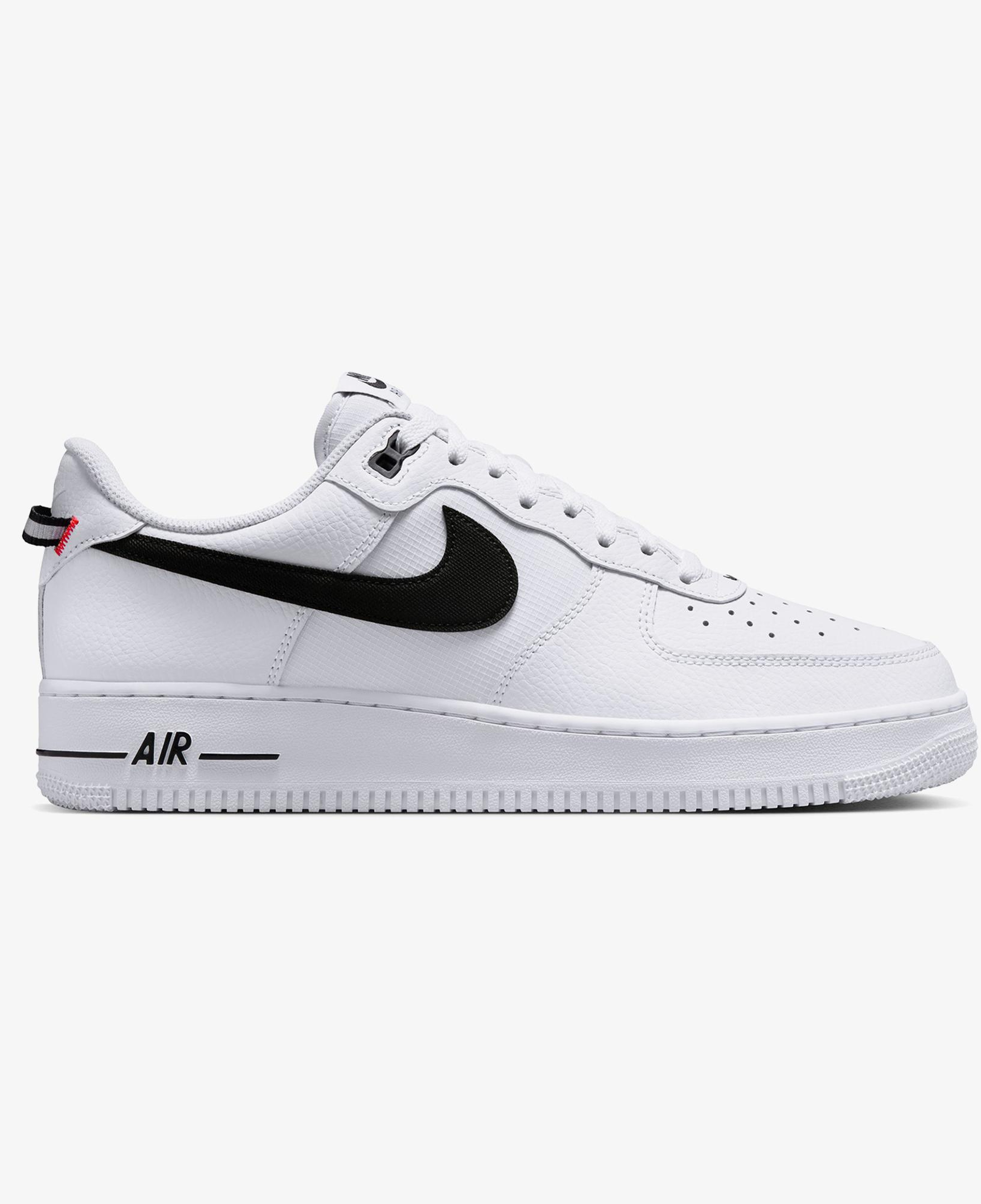 Nike Air Force 1 '07 LV8 Erkek Beyaz Spor Ayakkabı