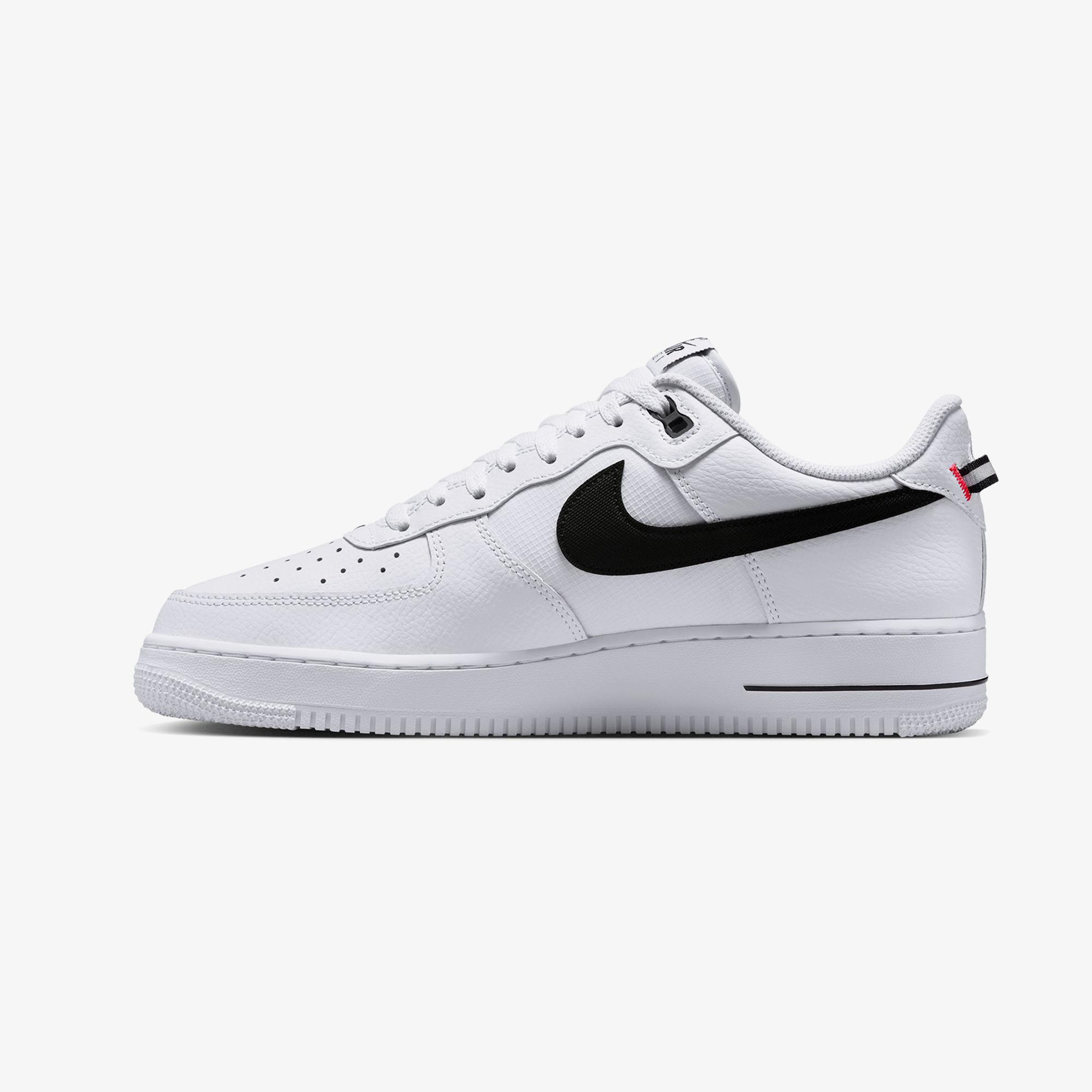 Nike Air Force 1 '07 LV8 Erkek Beyaz Spor Ayakkabı