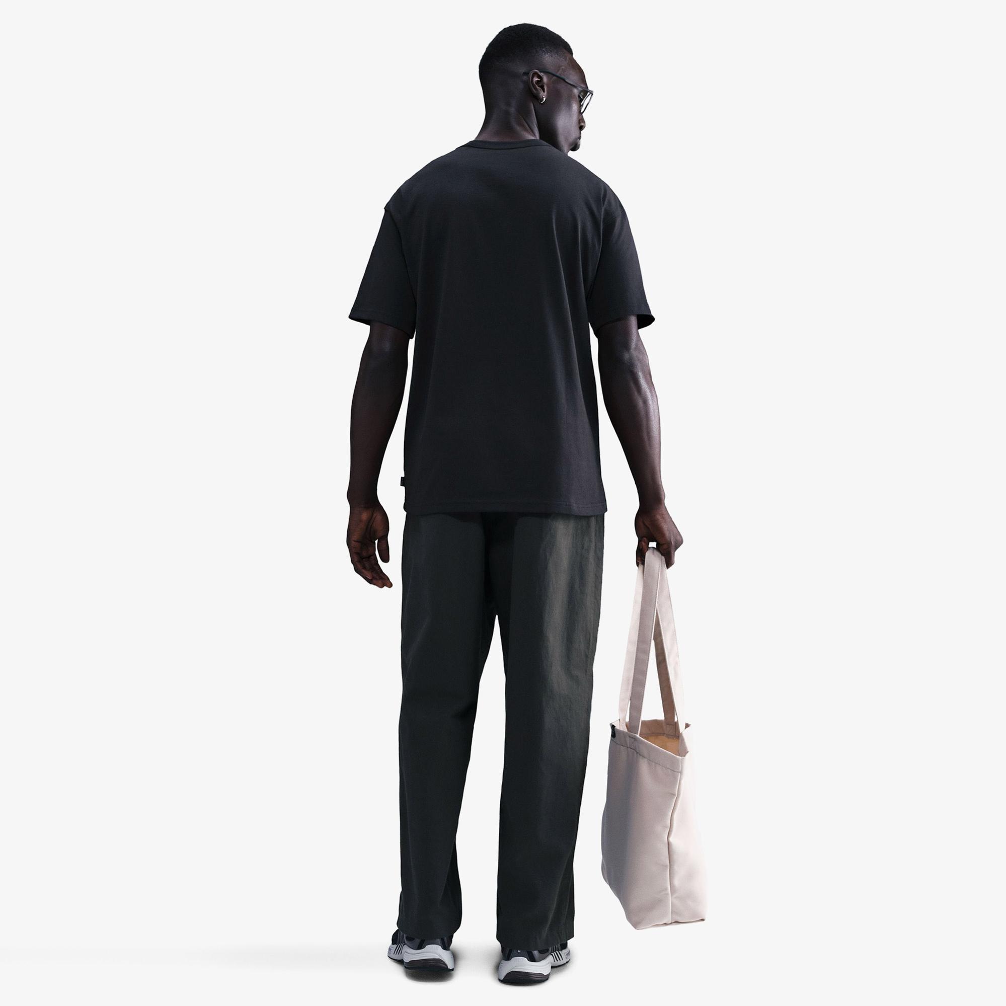 Nike Sportswear Premium Essentials Erkek Siyah T-Shirt