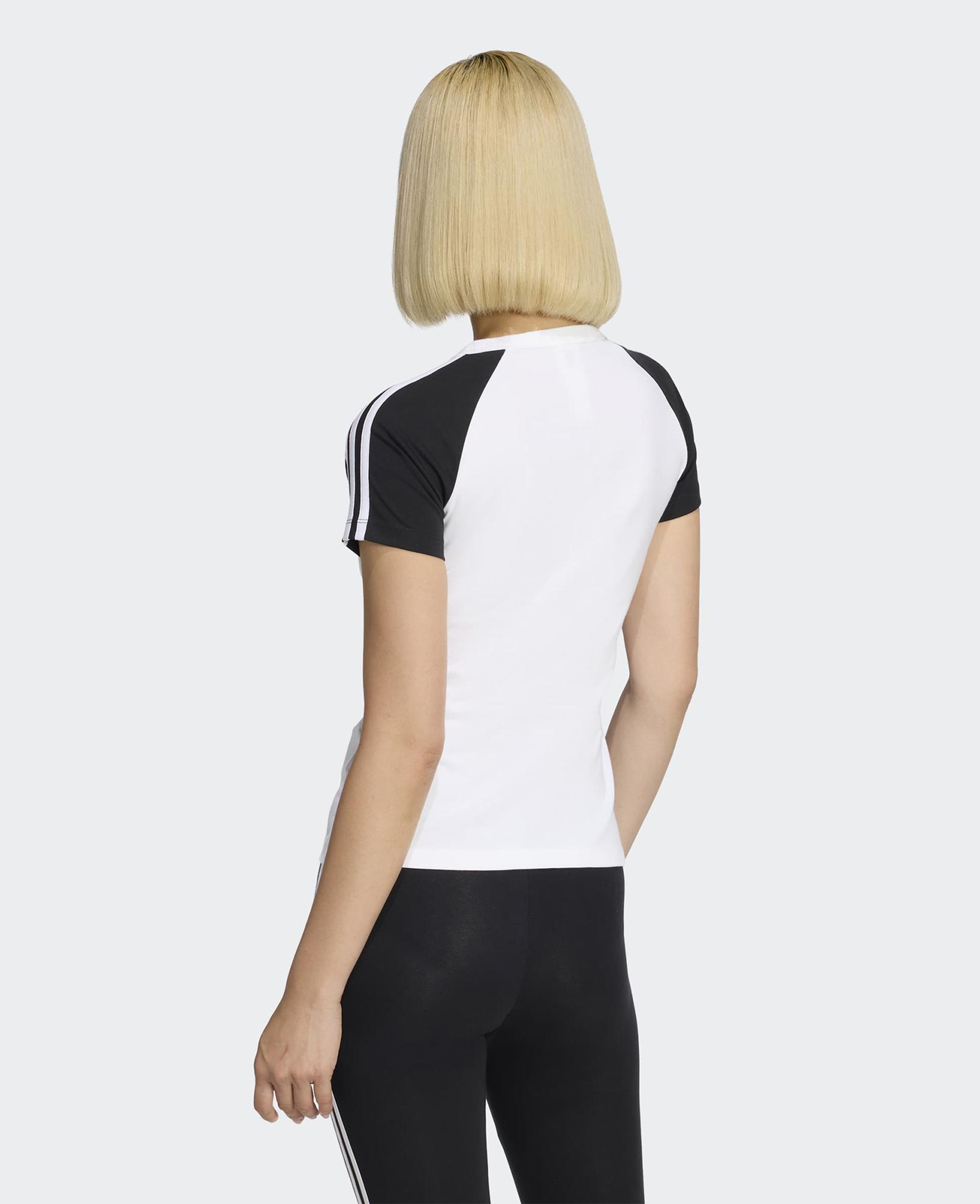 adidas Kadın Beyaz T-Shirt