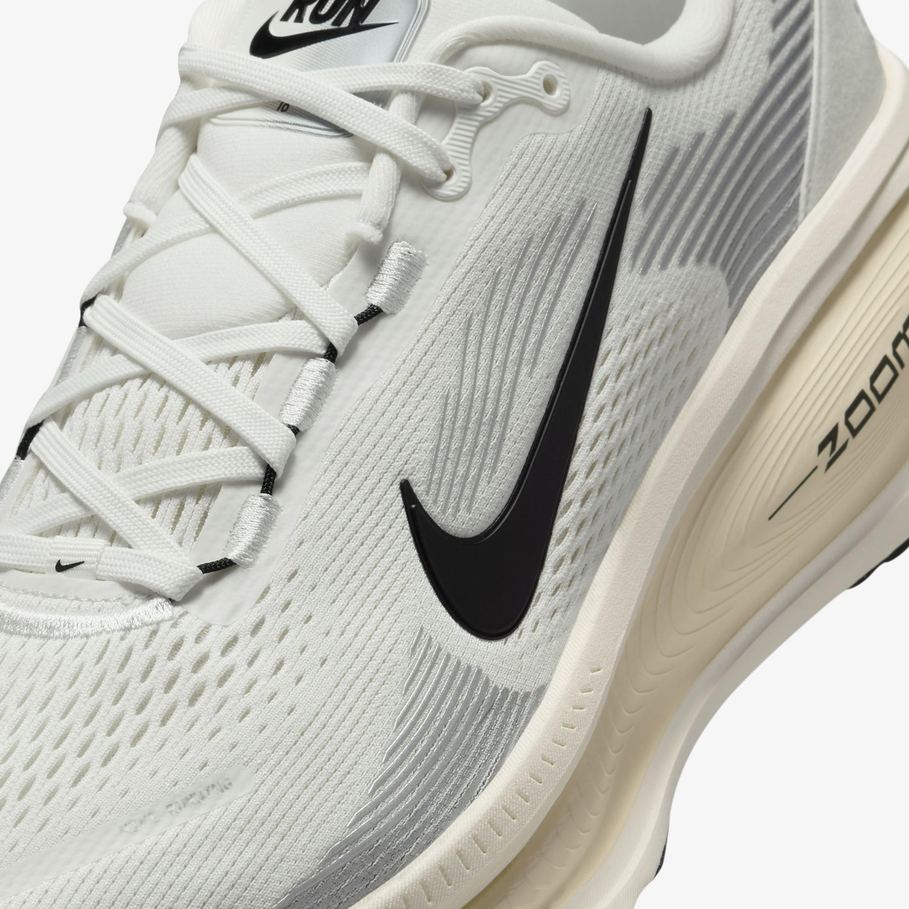 Nike Vomero 18 Erkek Gri Koşu Ayakkabısı