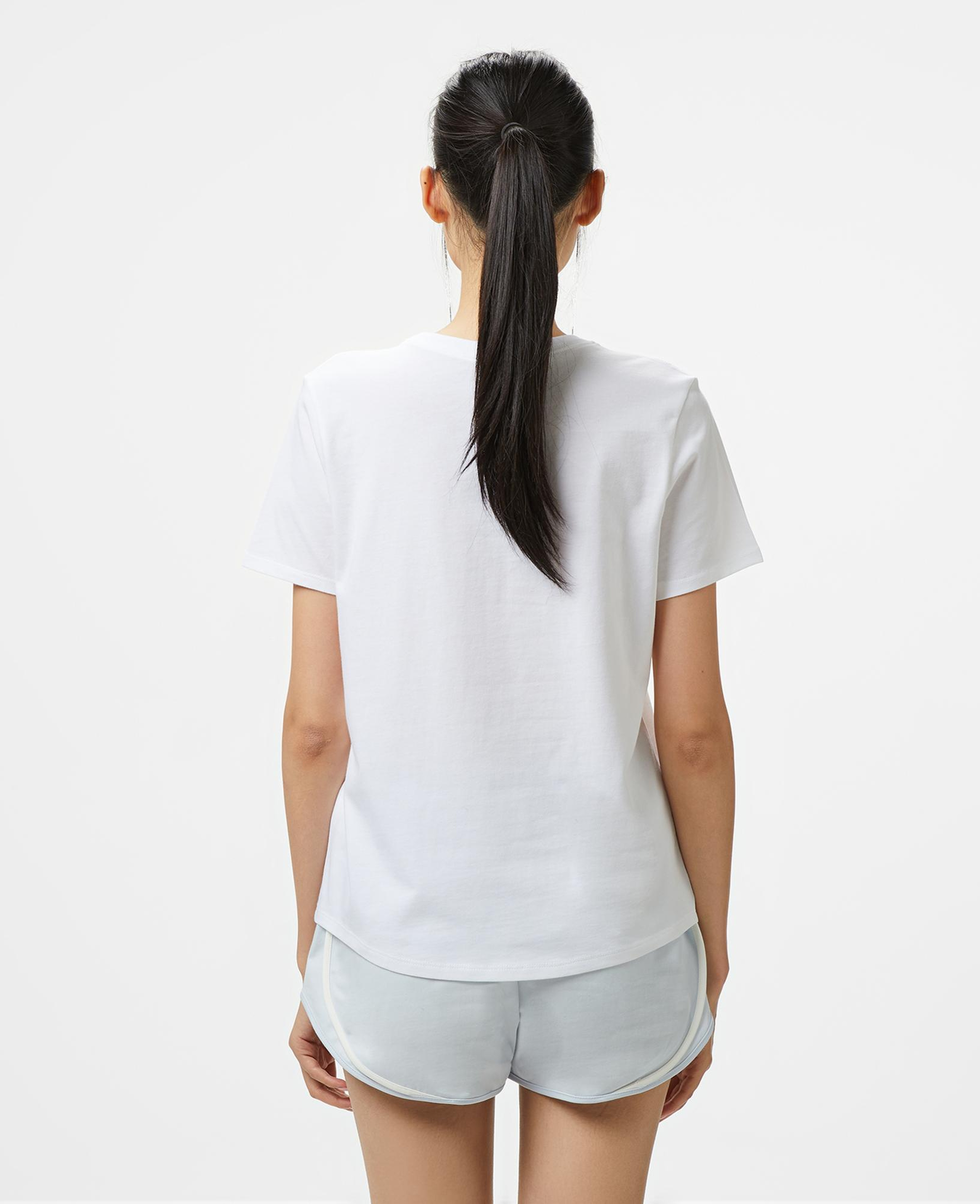 Nike Sportswear Essential Icon Futura Kadın Beyaz T-Shirt