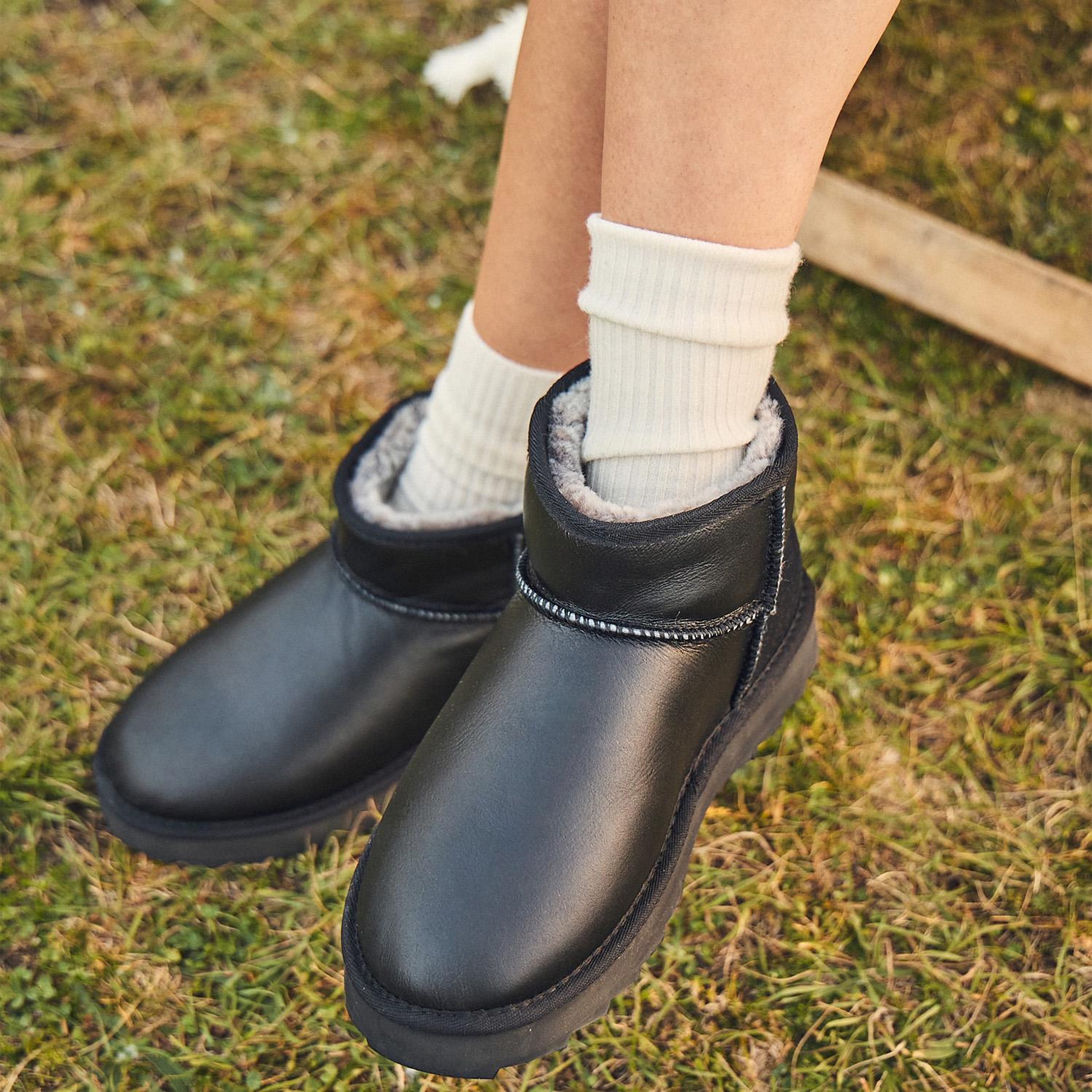 Emu Australia Sharky Micro Town Kadın Siyah Bot