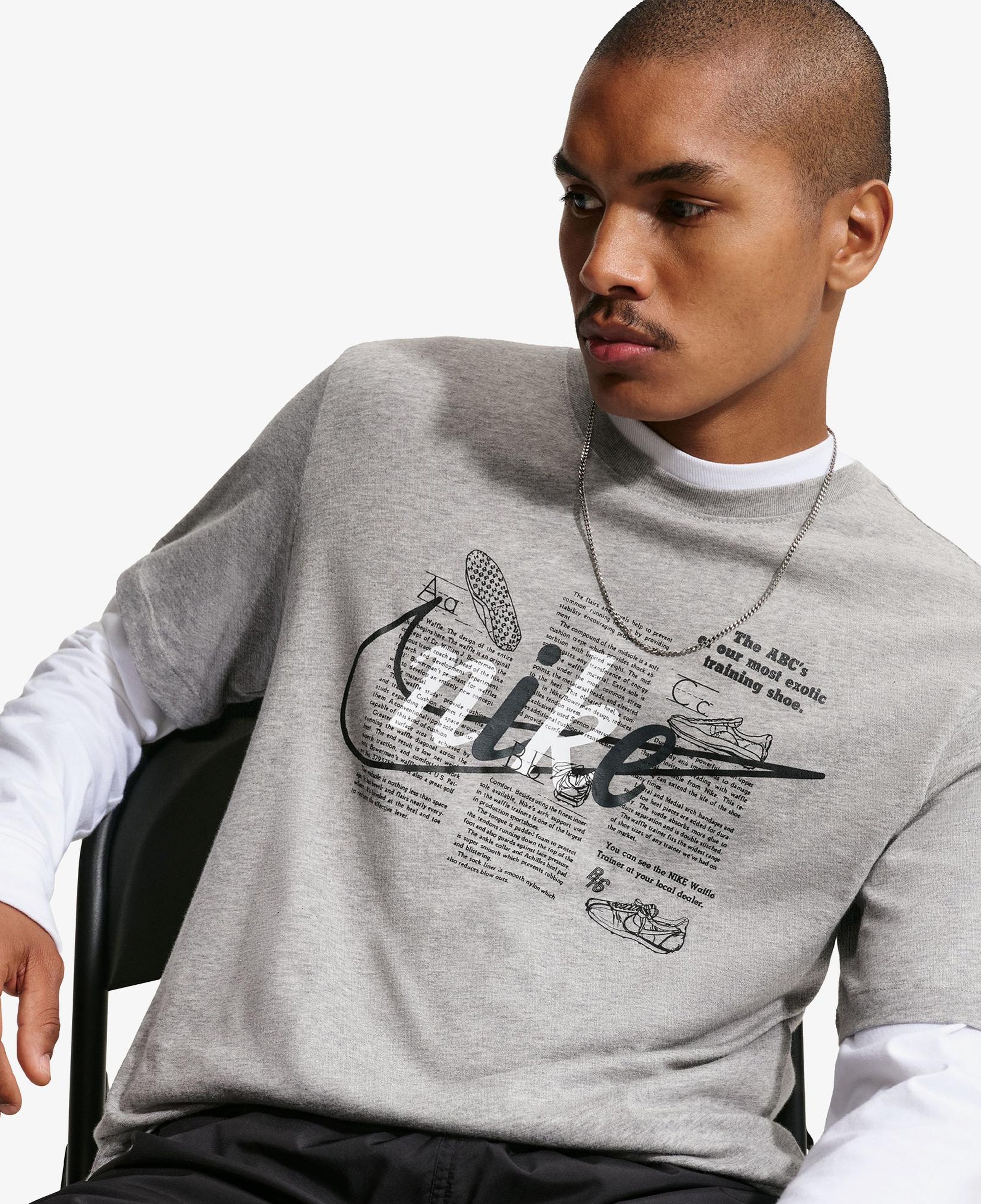 Nike Sportswear Celebrate Erkek Gri T-Shirt