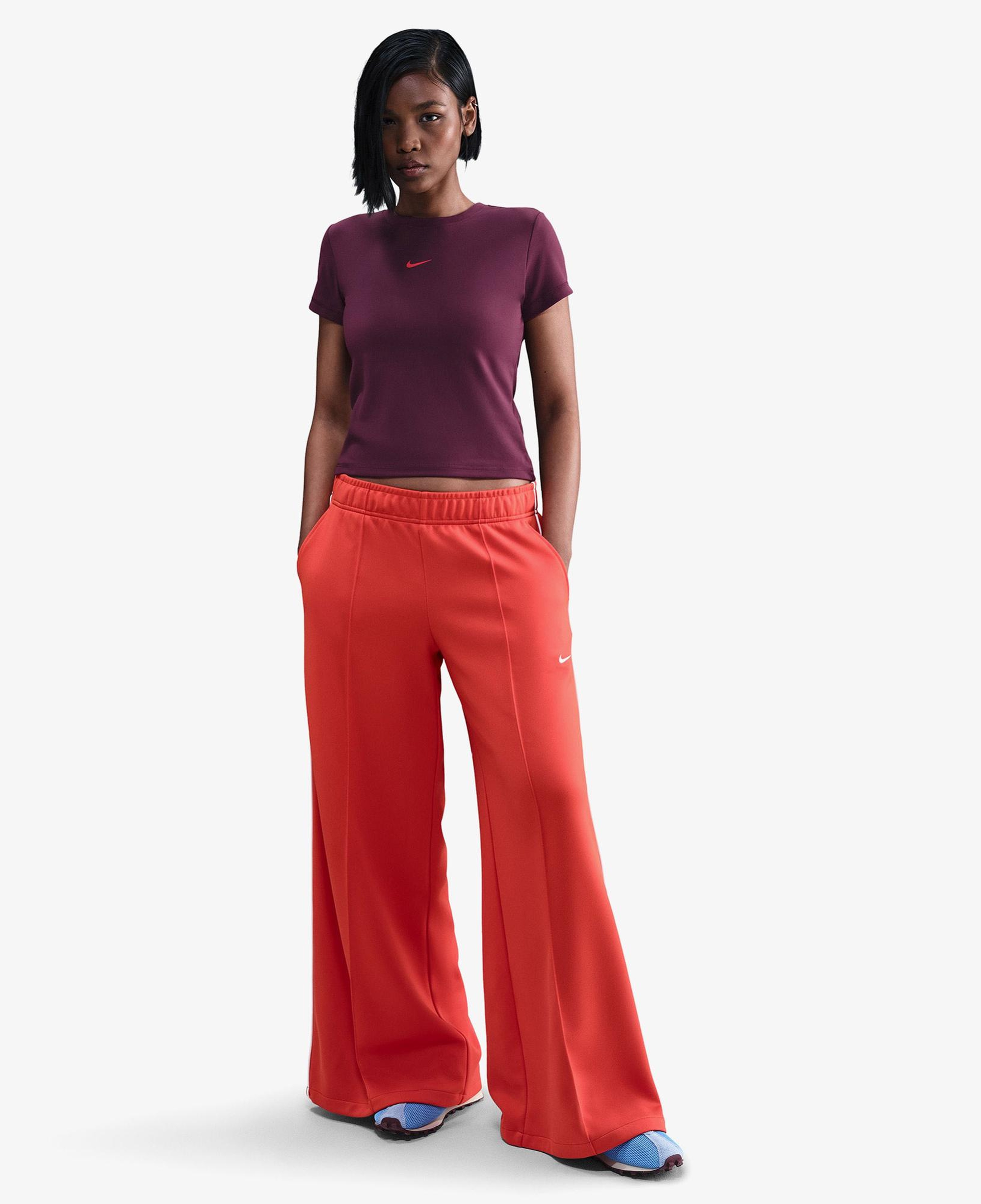 Nike Sportswear Kadın Bordo Crop T-Shirt