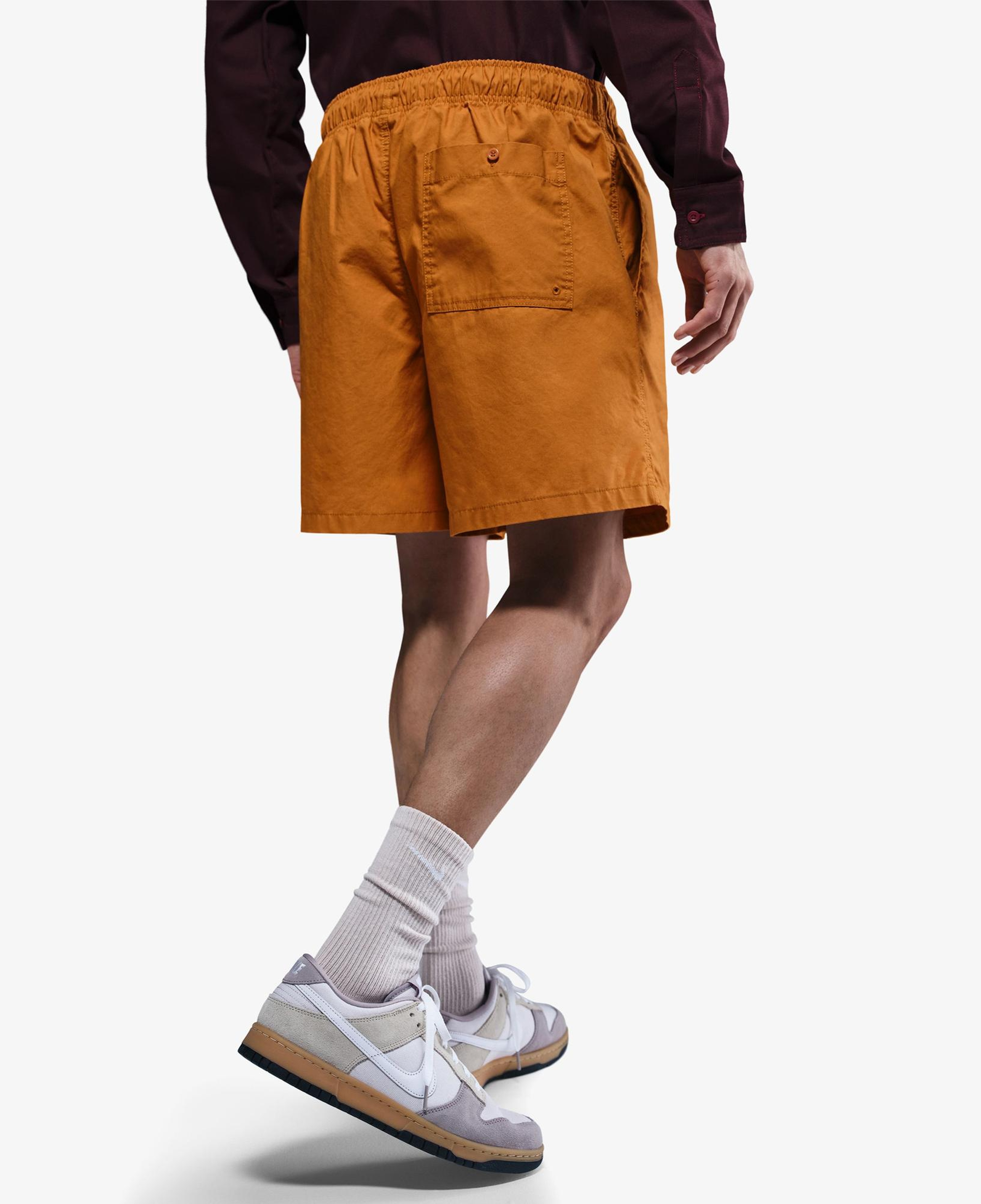 Nike Club Flow Erkek Turuncu Şort